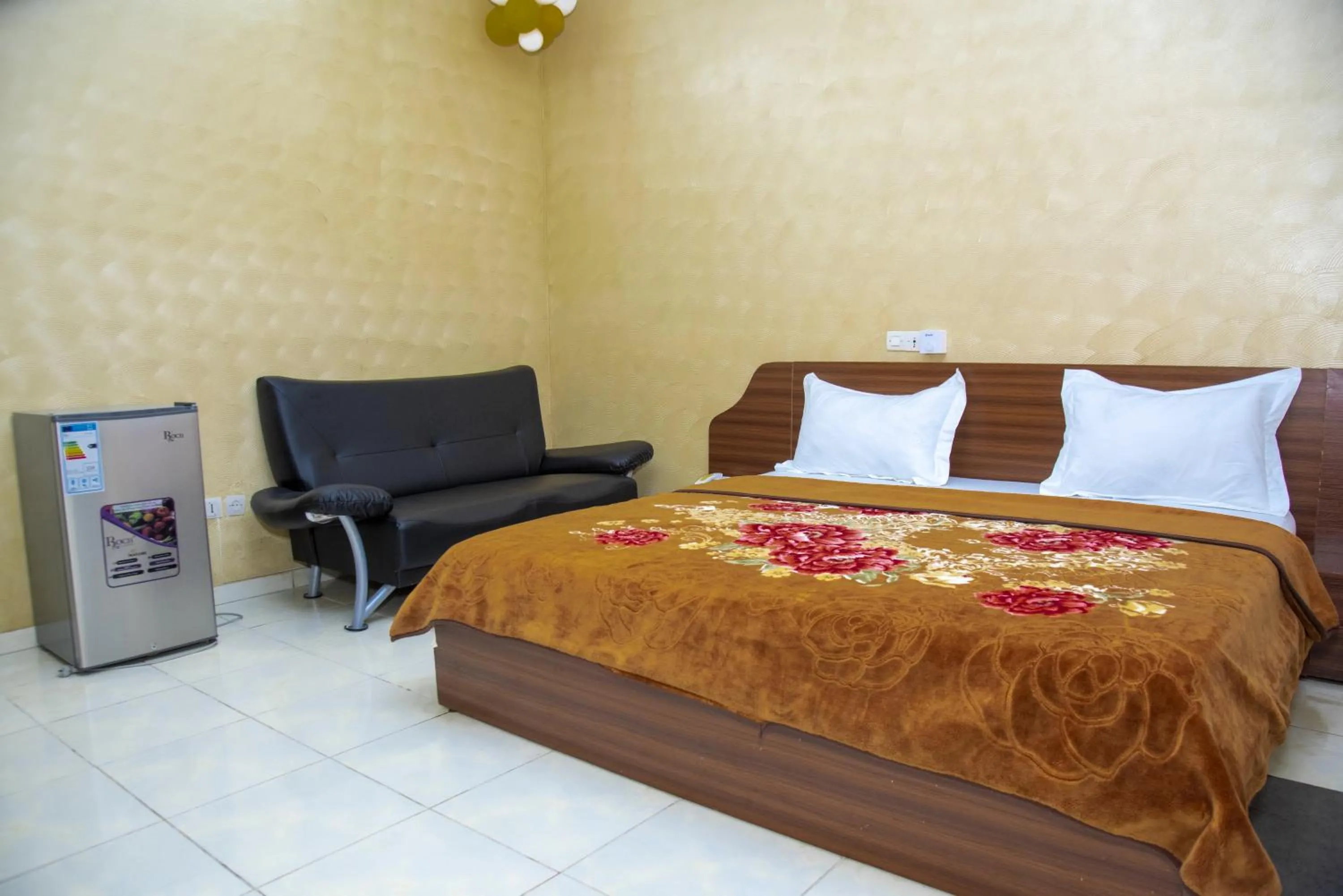 Bedroom, Bed in Hôtel Saint Lazaros