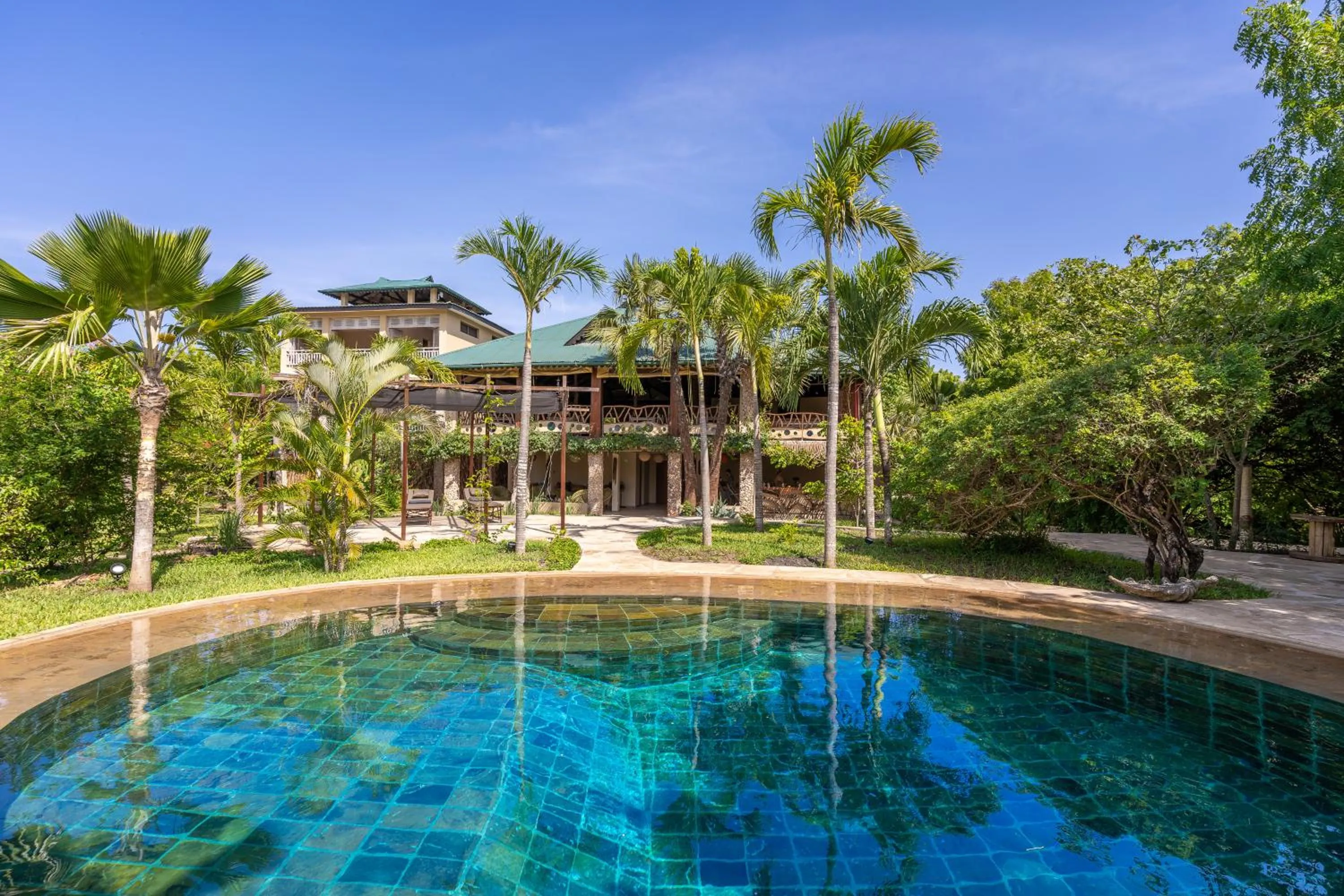 Property building in Tombo House