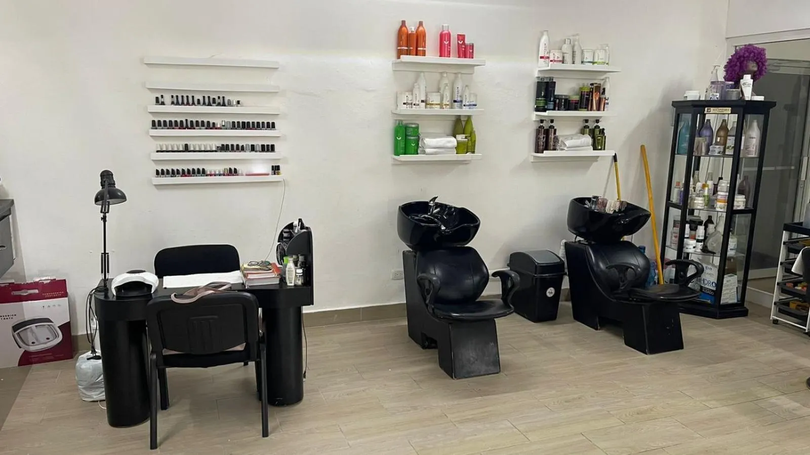 Communal lounge/ TV room in My Home Hotel Punta Cana