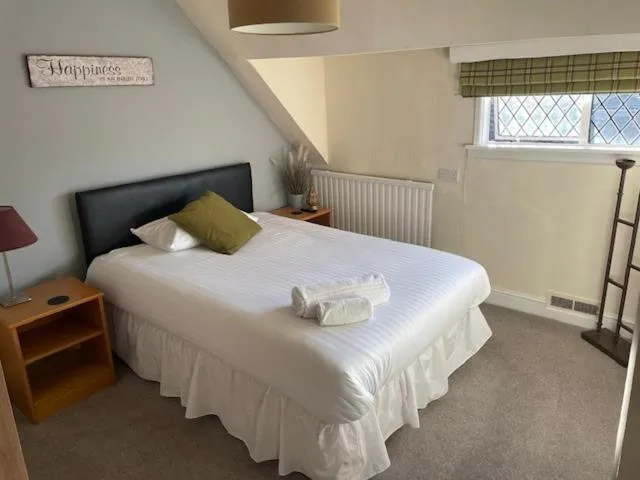 Bed in Chequers Country Inn