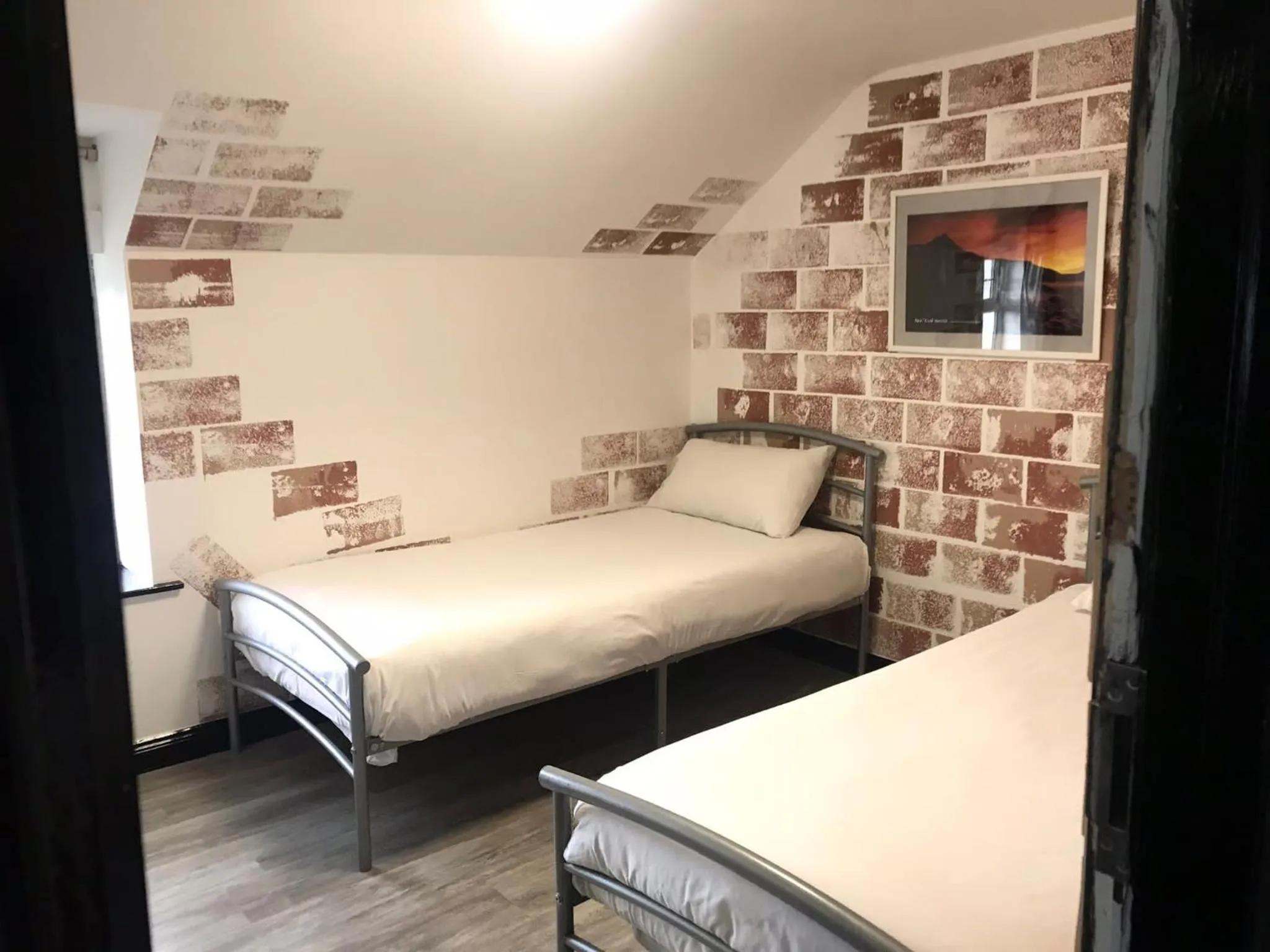 Photo of the whole room, Bed in Finn McCools Giants Causeway Hostel