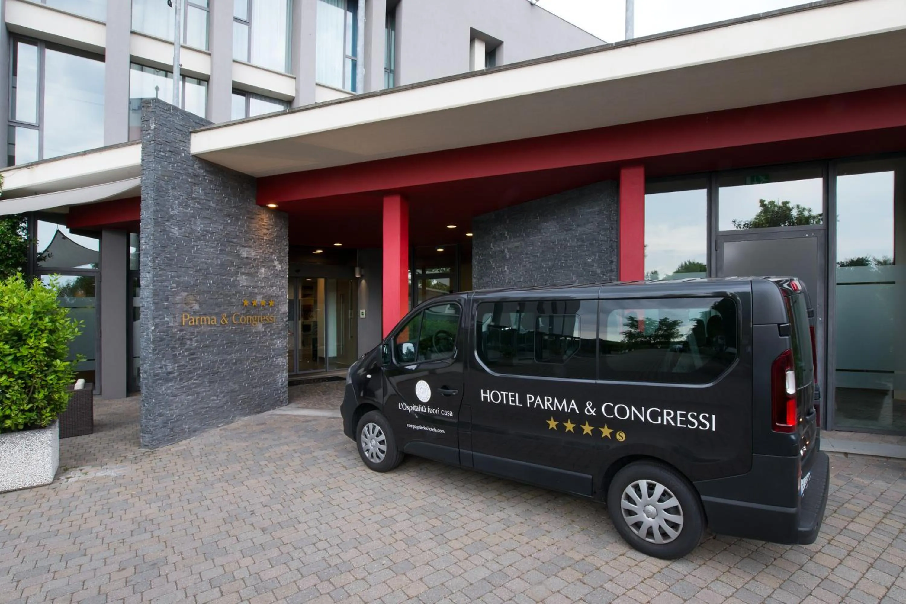 Facade/entrance in Hotel Parma & Congressi