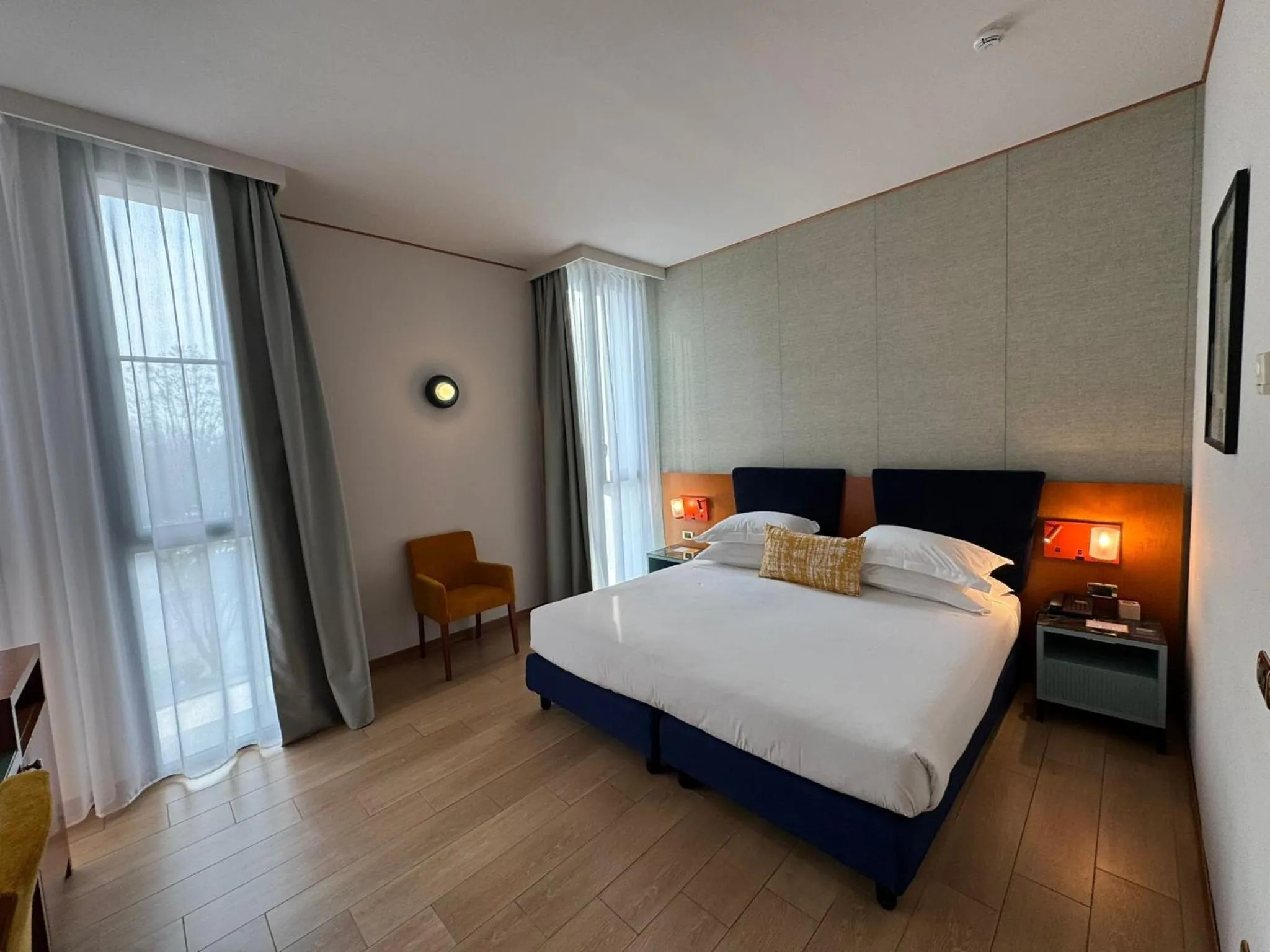 Photo of the whole room, Bed in voco Parma & Congressi by IHG