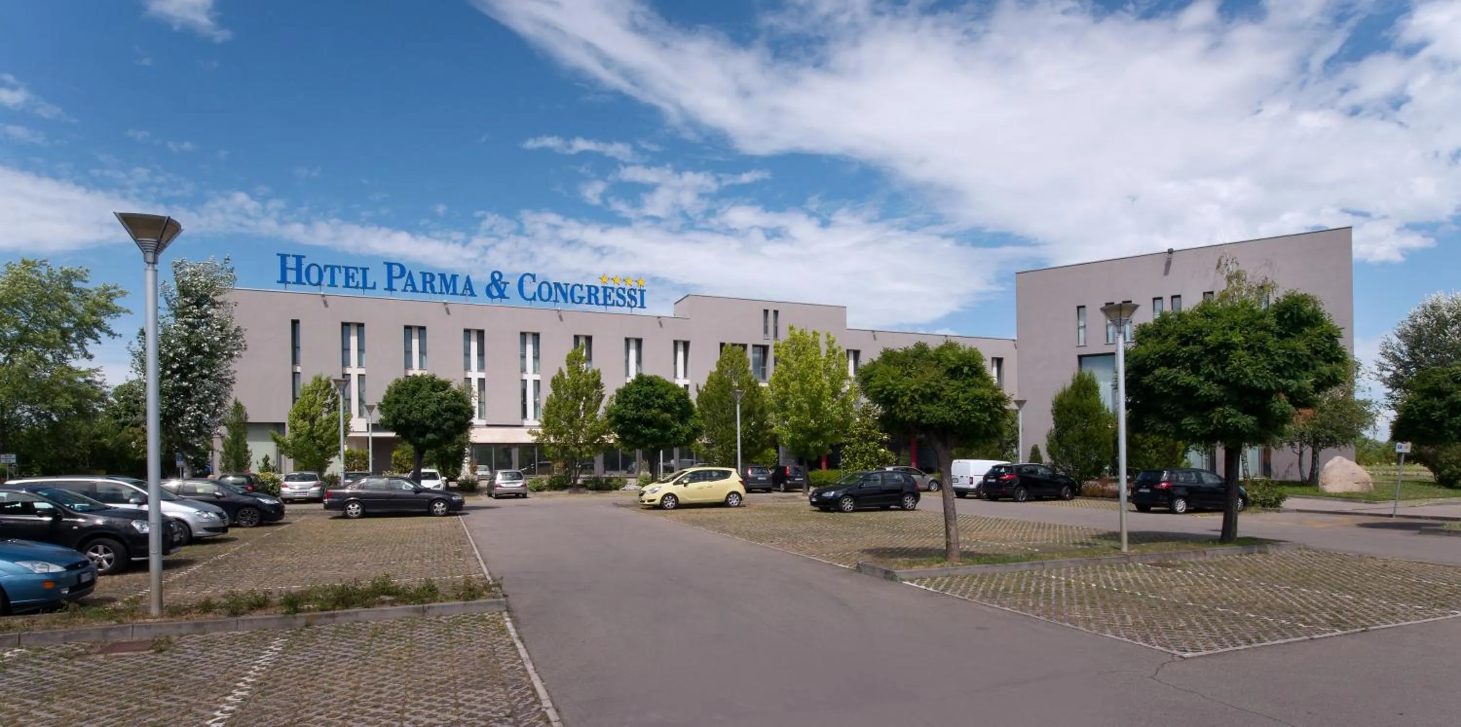 Facade/entrance in Hotel Parma & Congressi