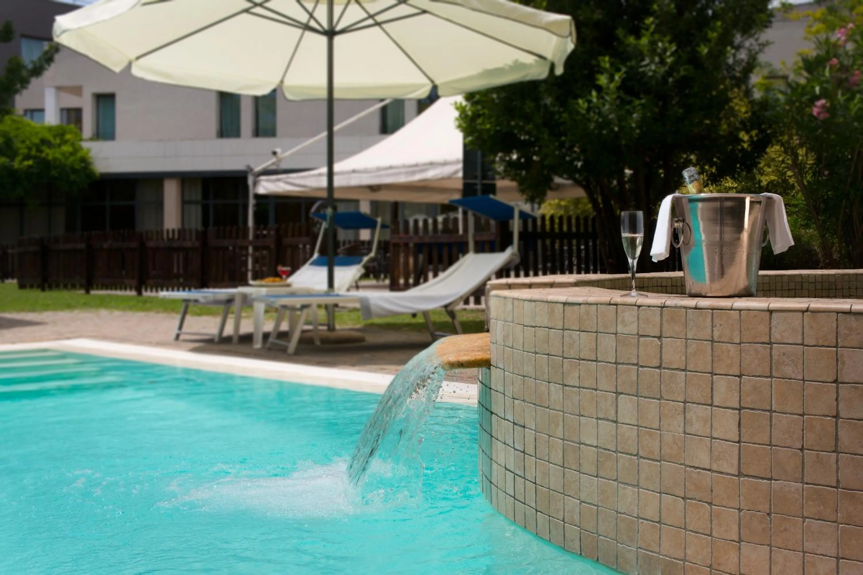 Swimming pool in Hotel Parma & Congressi