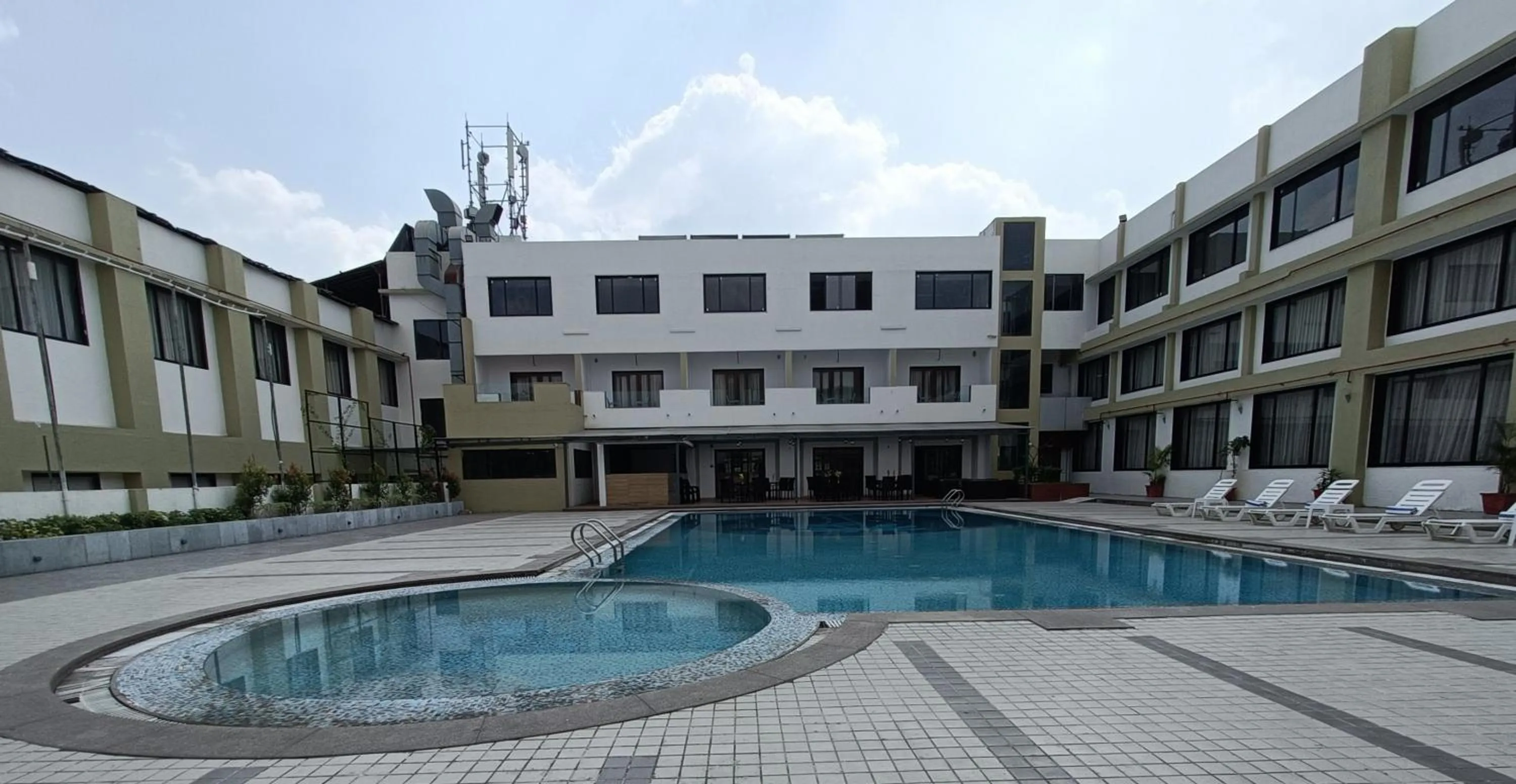 Swimming pool in Inspira Resort