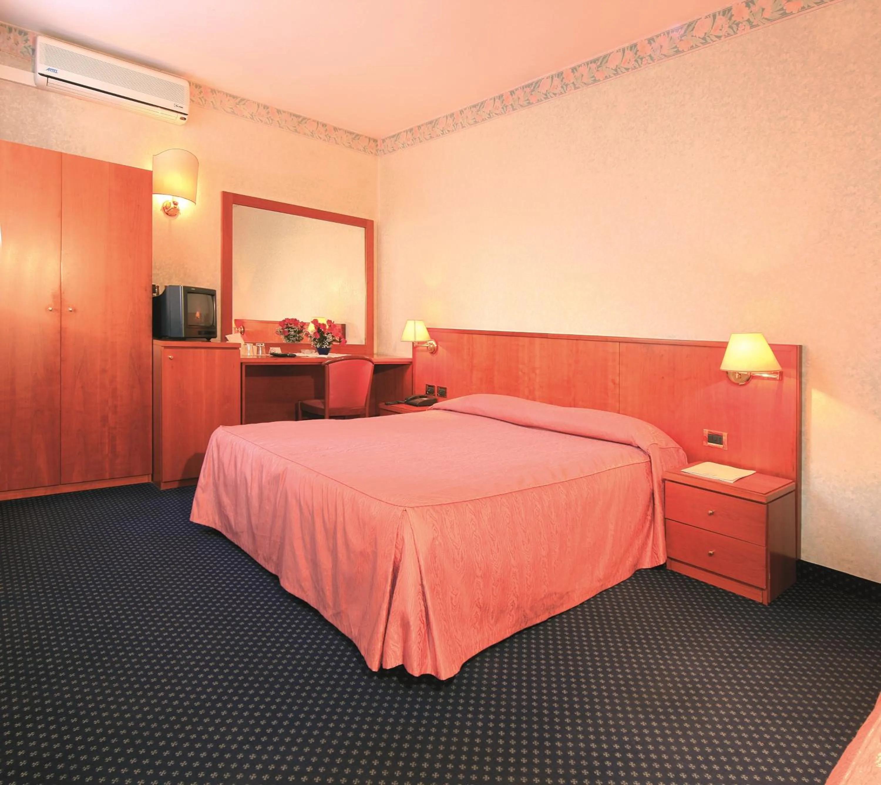 Photo of the whole room in Hotel Kappa