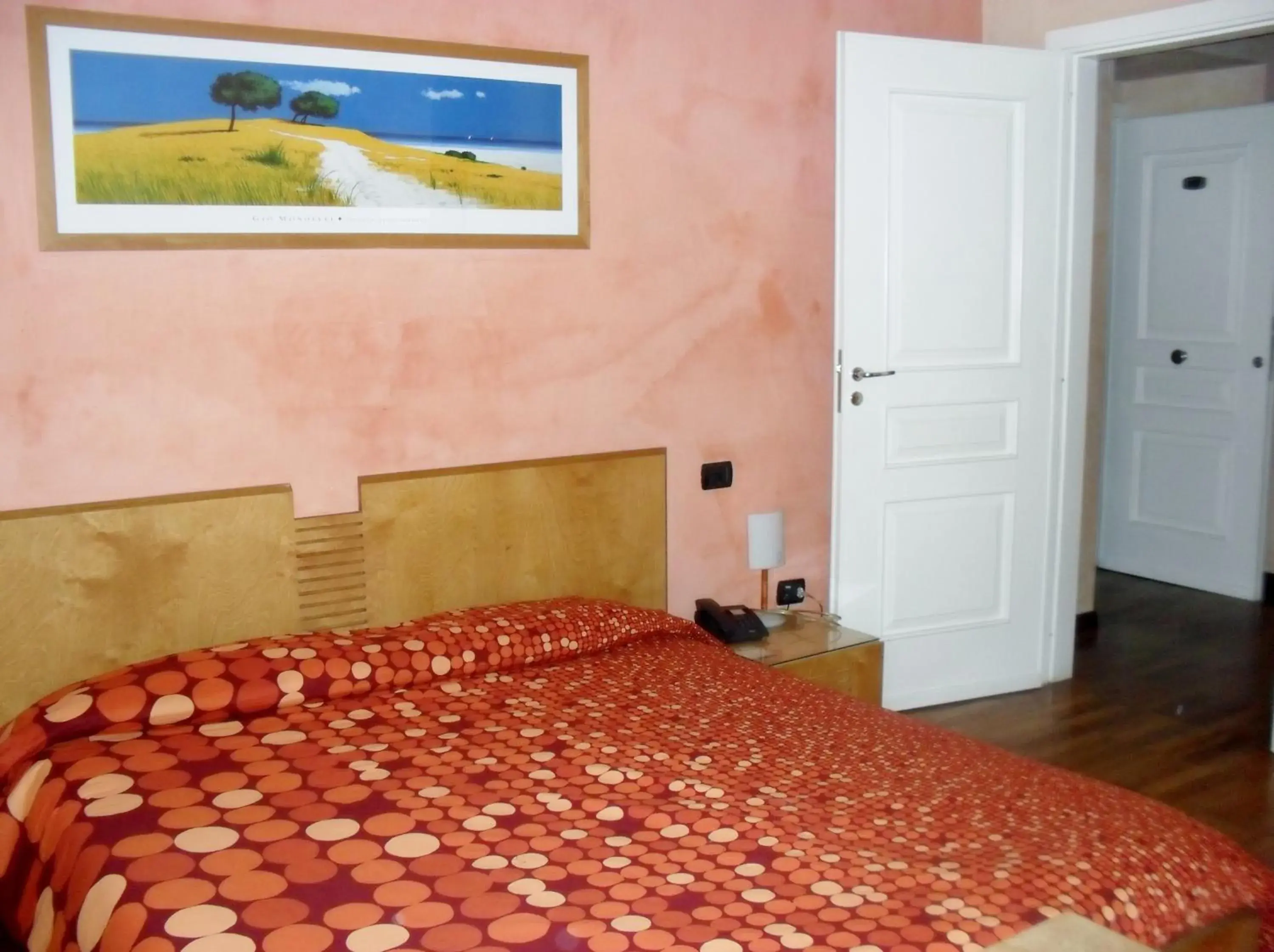 Economy Double Room with Balcony in Hotel Clarean Economy Double Room with Balcony in Hotel Clarean