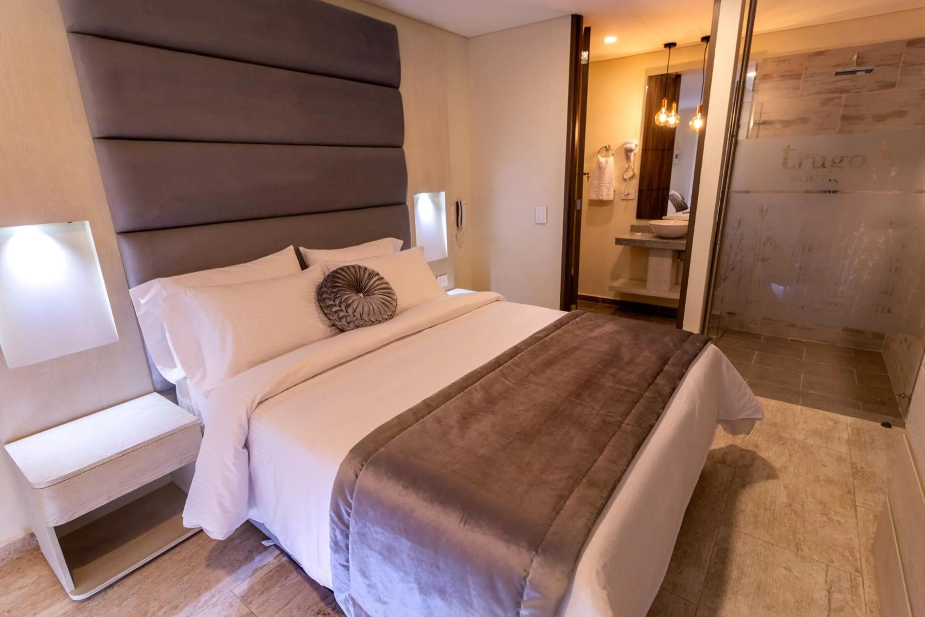 Bedroom, Bed in Trugo Luxury Rooms
