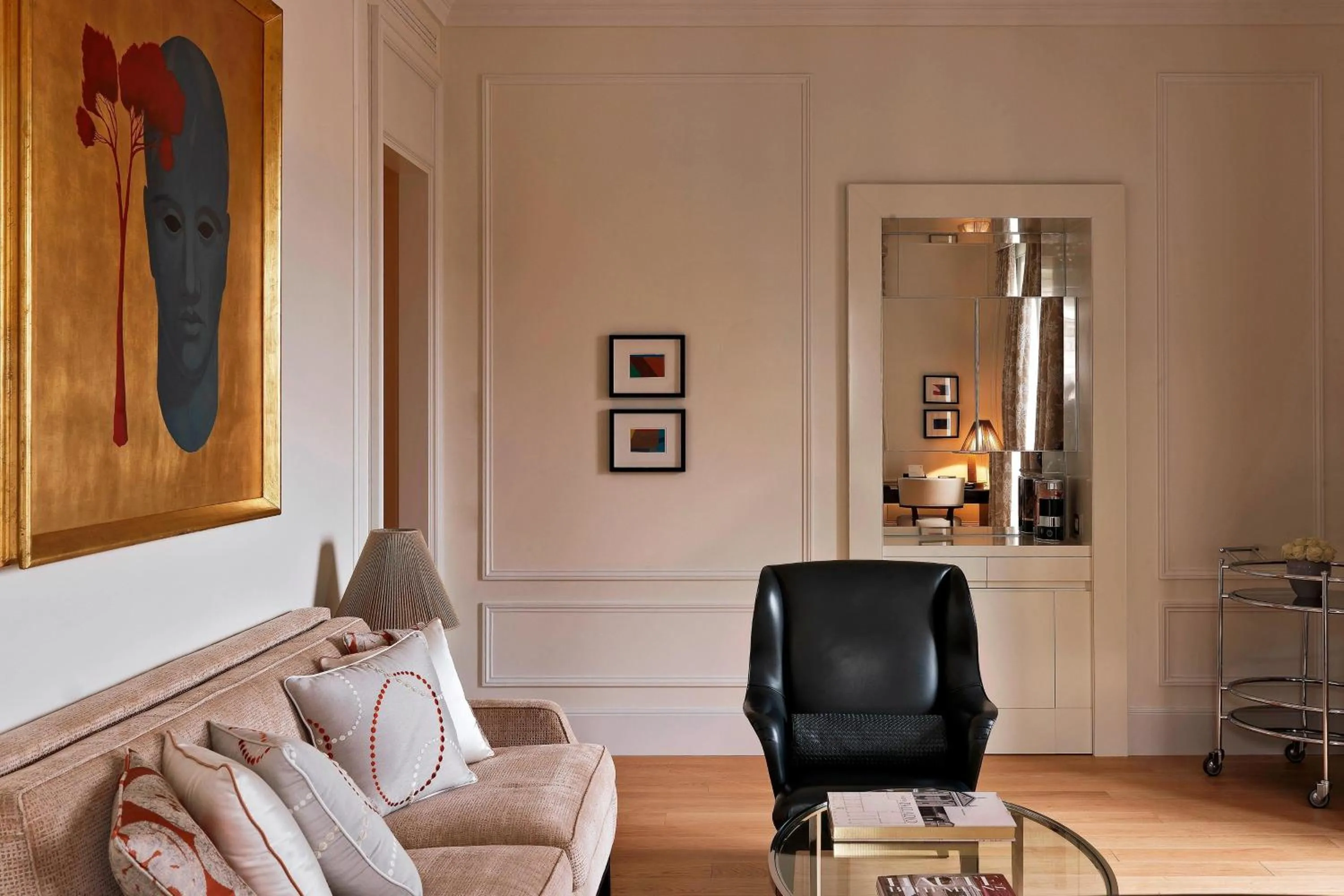 Living room in The St. Regis Rome