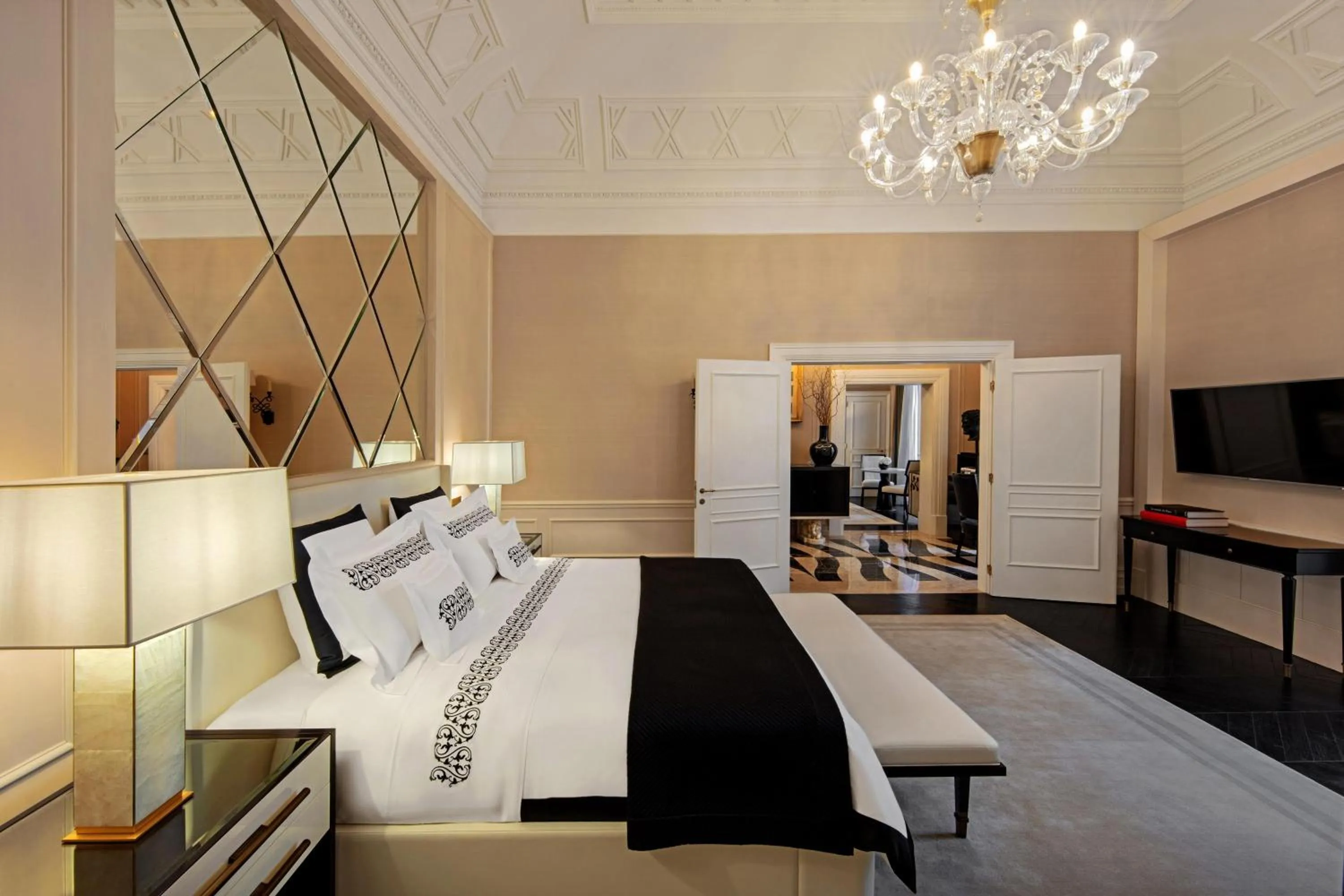 Bedroom, Bed in The St. Regis Rome