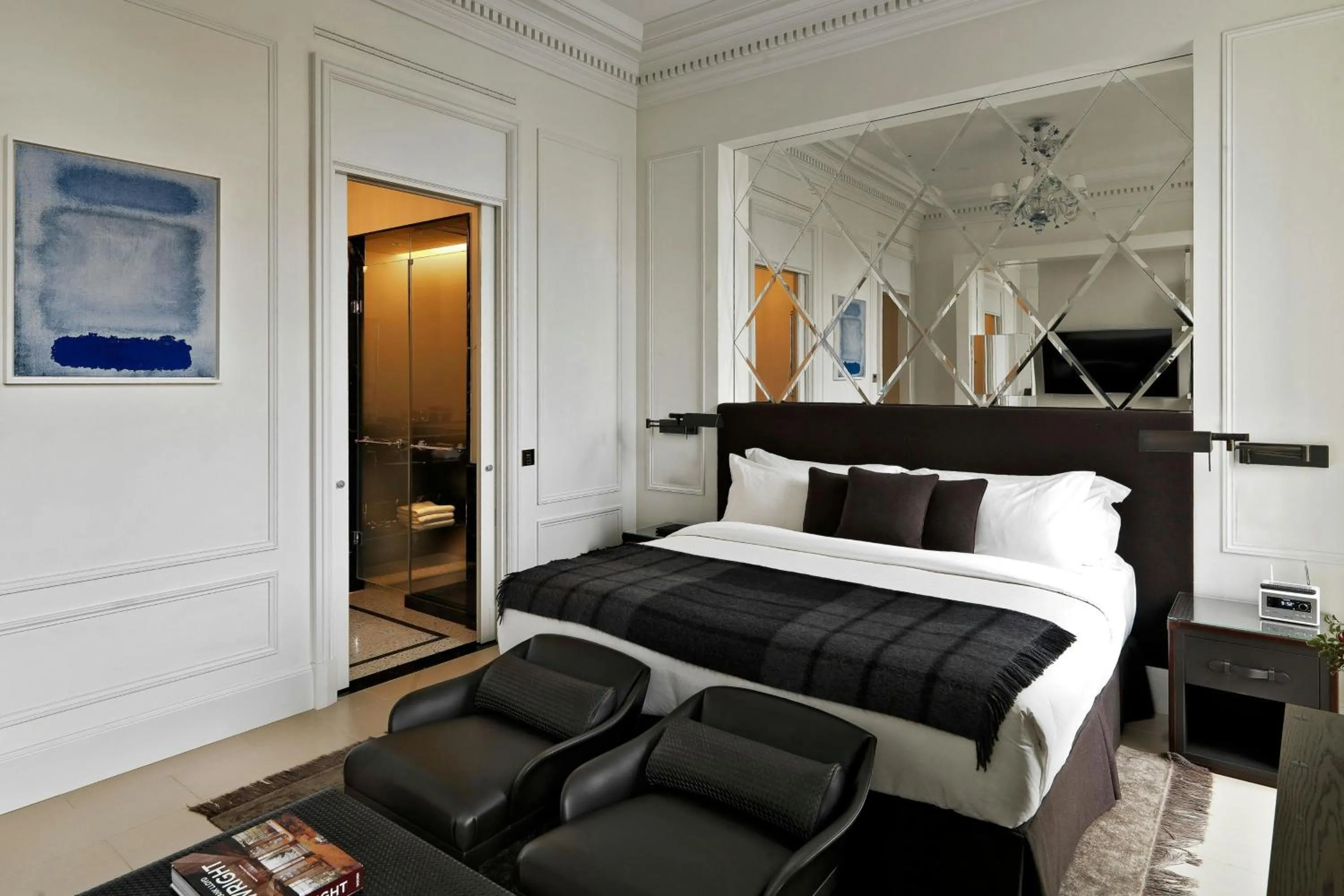 Photo of the whole room, Bed in The St. Regis Rome