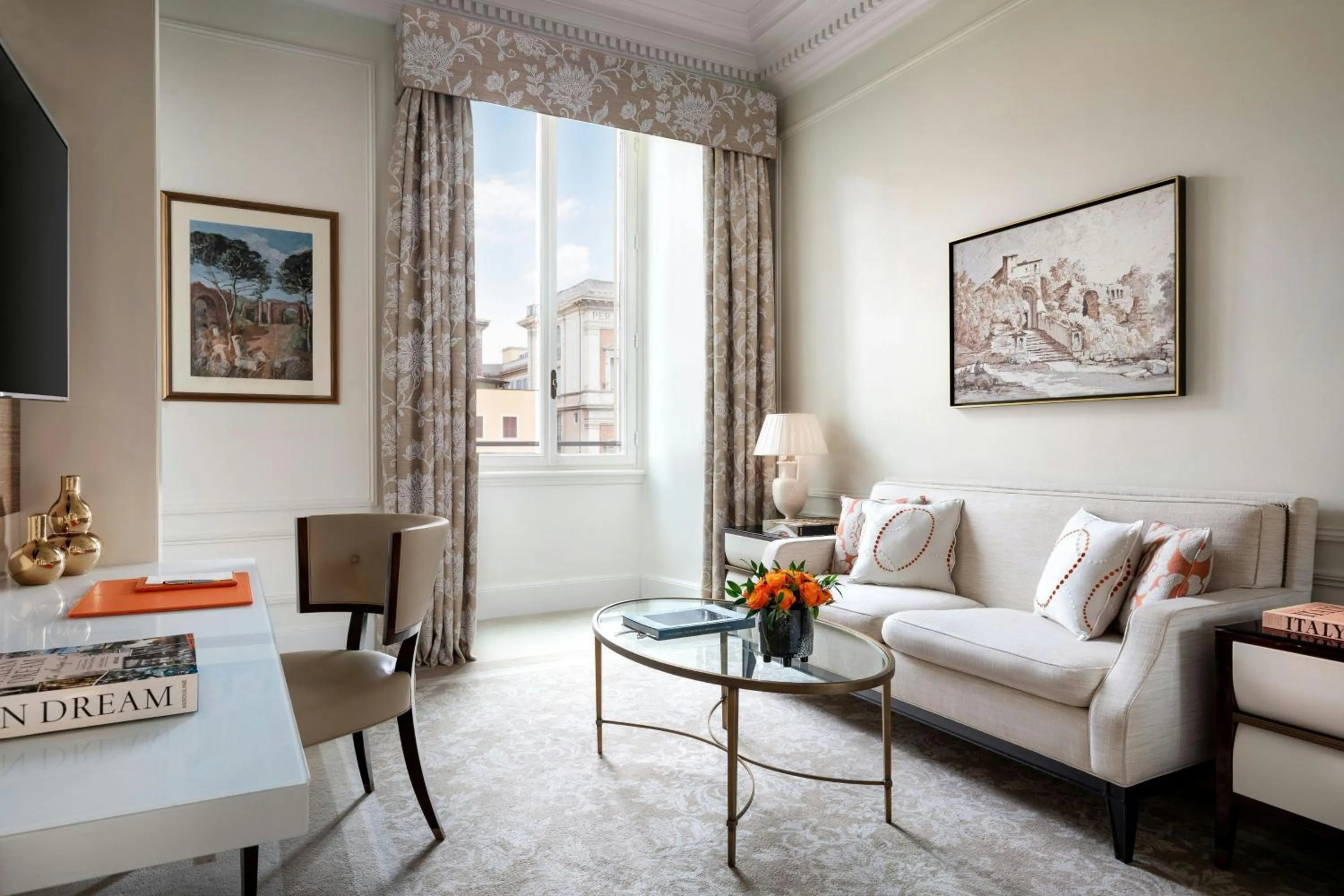 Bedroom in The St. Regis Rome