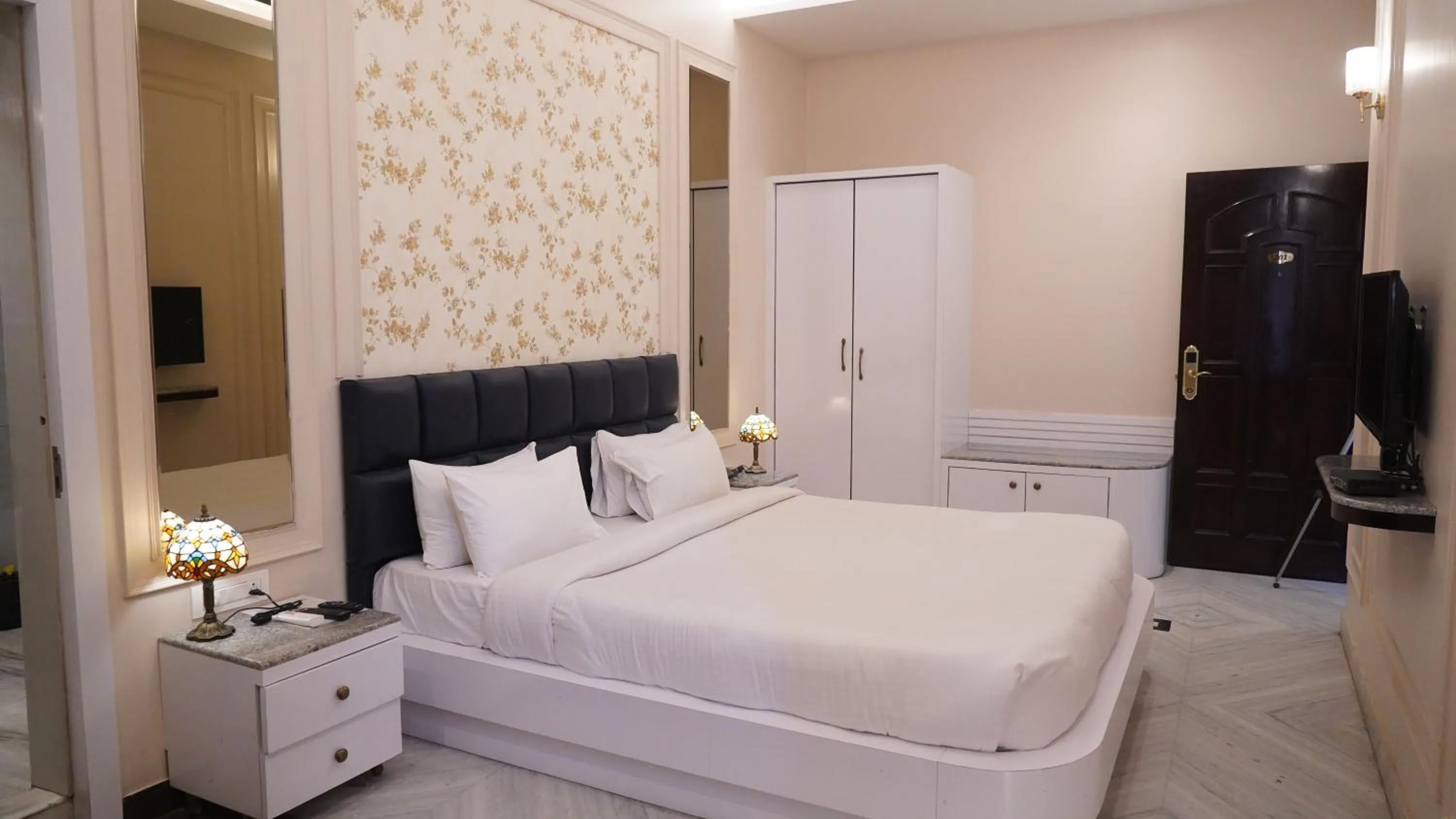 Photo of the whole room, Bed in HOTEL RIO BENARAS