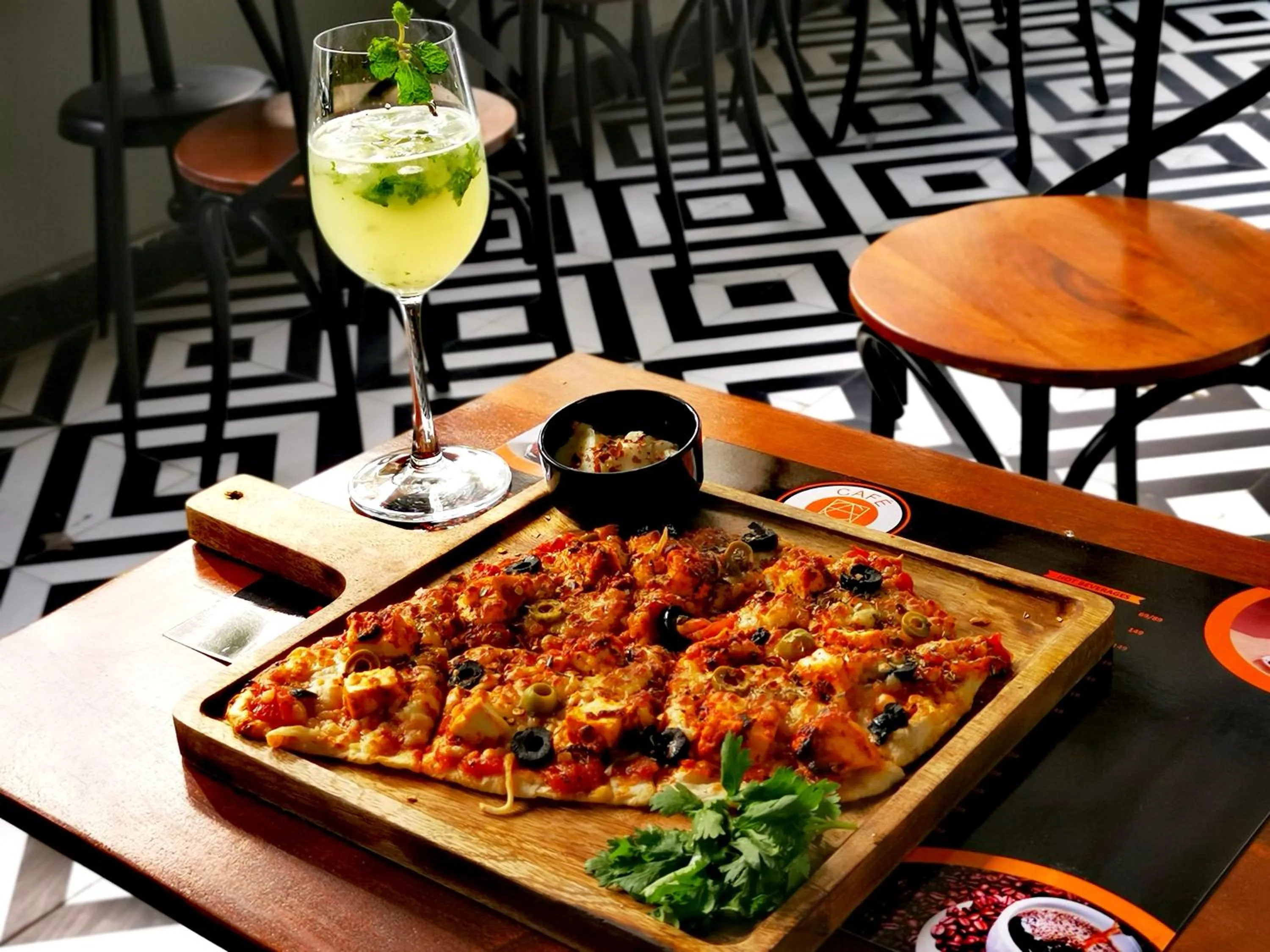 Food and drinks in HOTEL RIO BENARAS