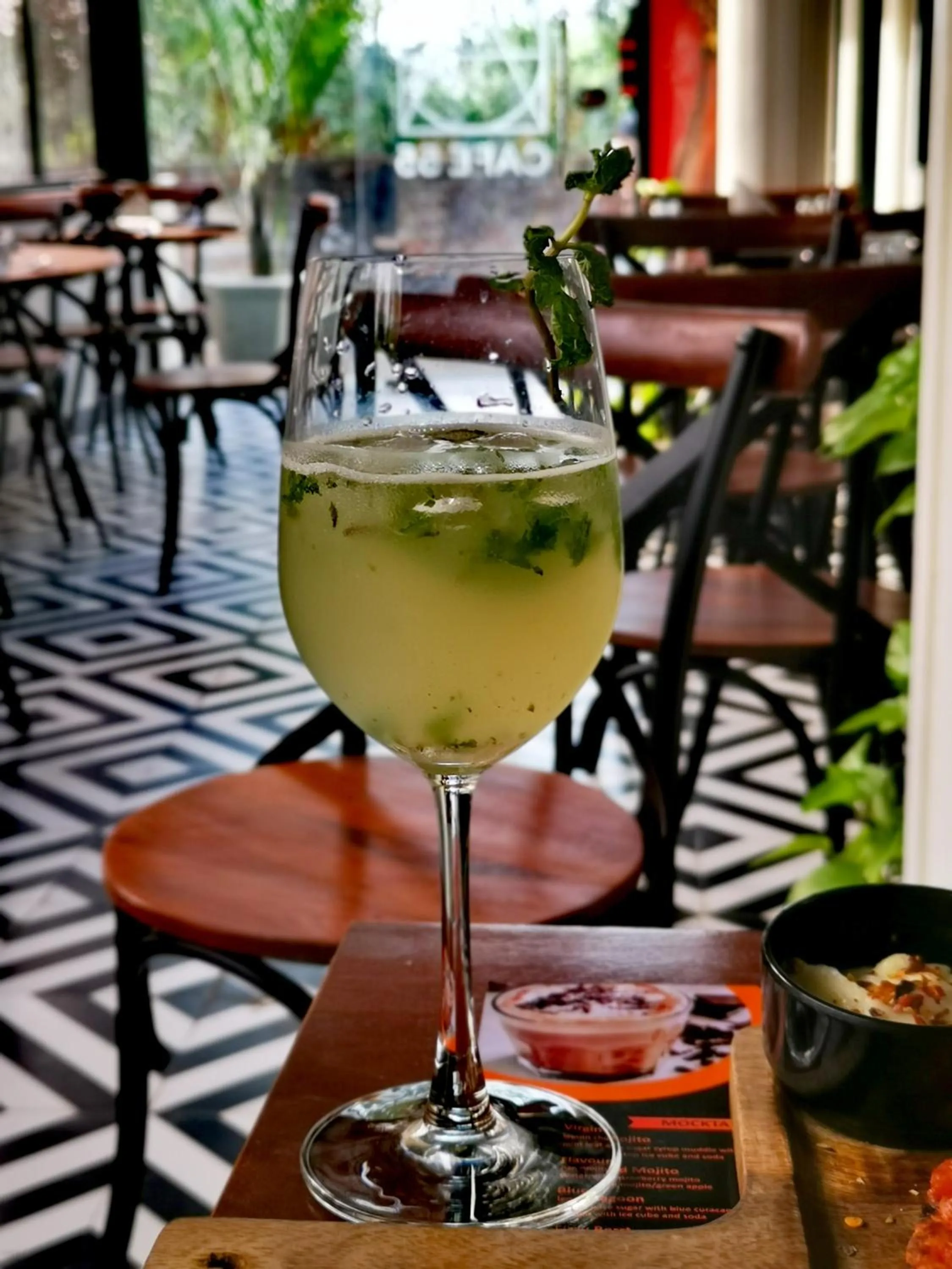 Restaurant/places to eat in HOTEL RIO BENARAS