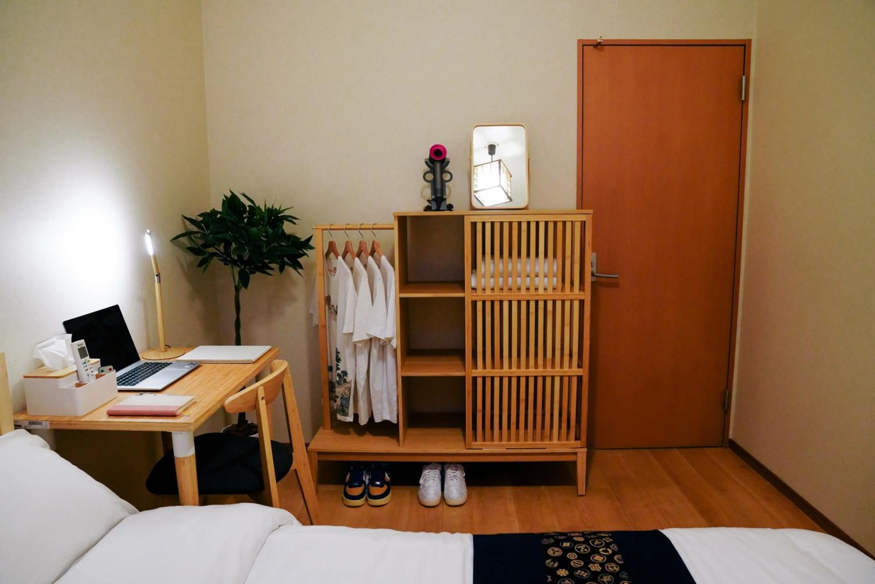 Photo of the whole room, Bed in E JOY INN-West Shinjuku Branch