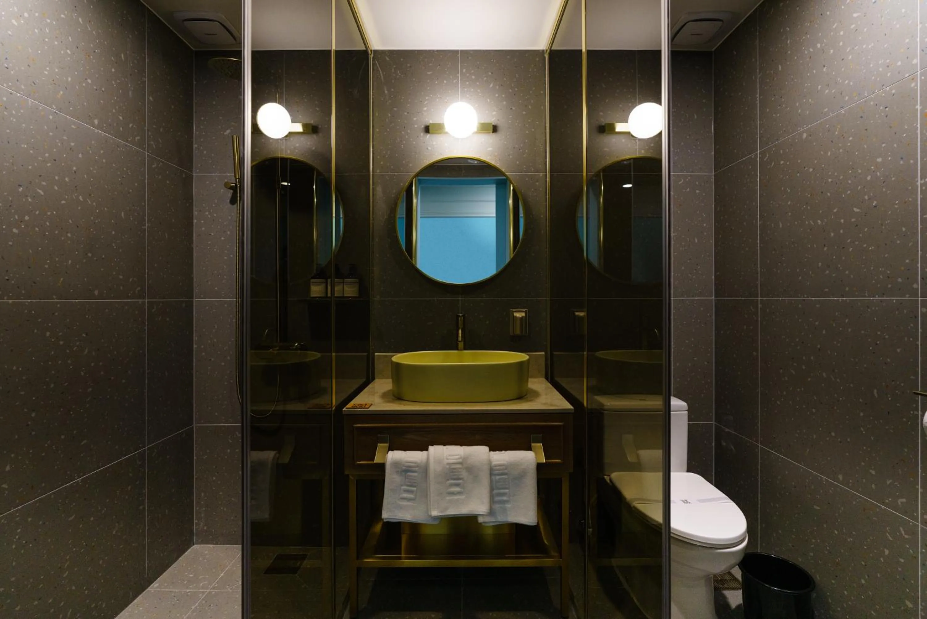 Shower in Yangju Hotel Ippda