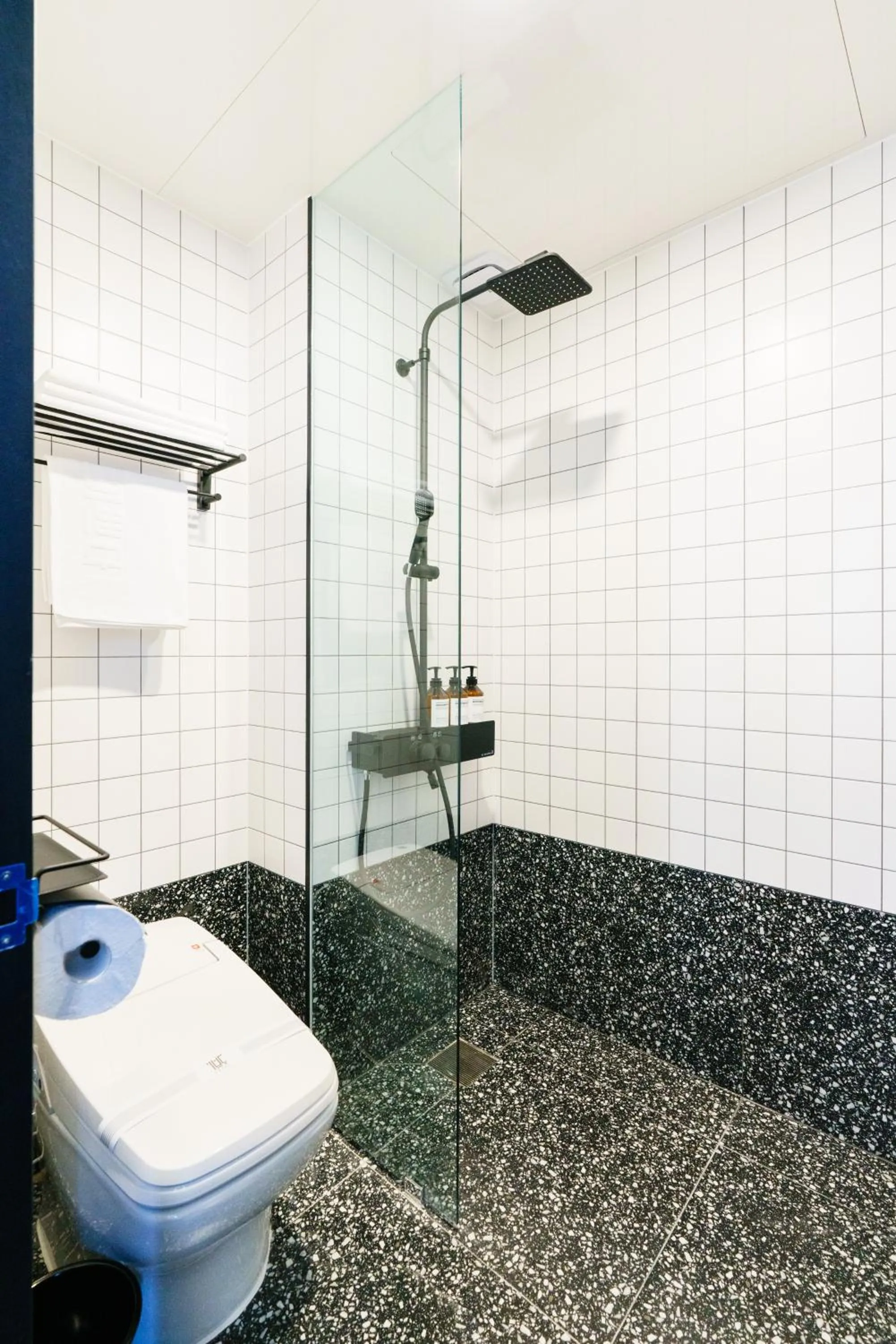 Shower in Yangju Hotel Ippda