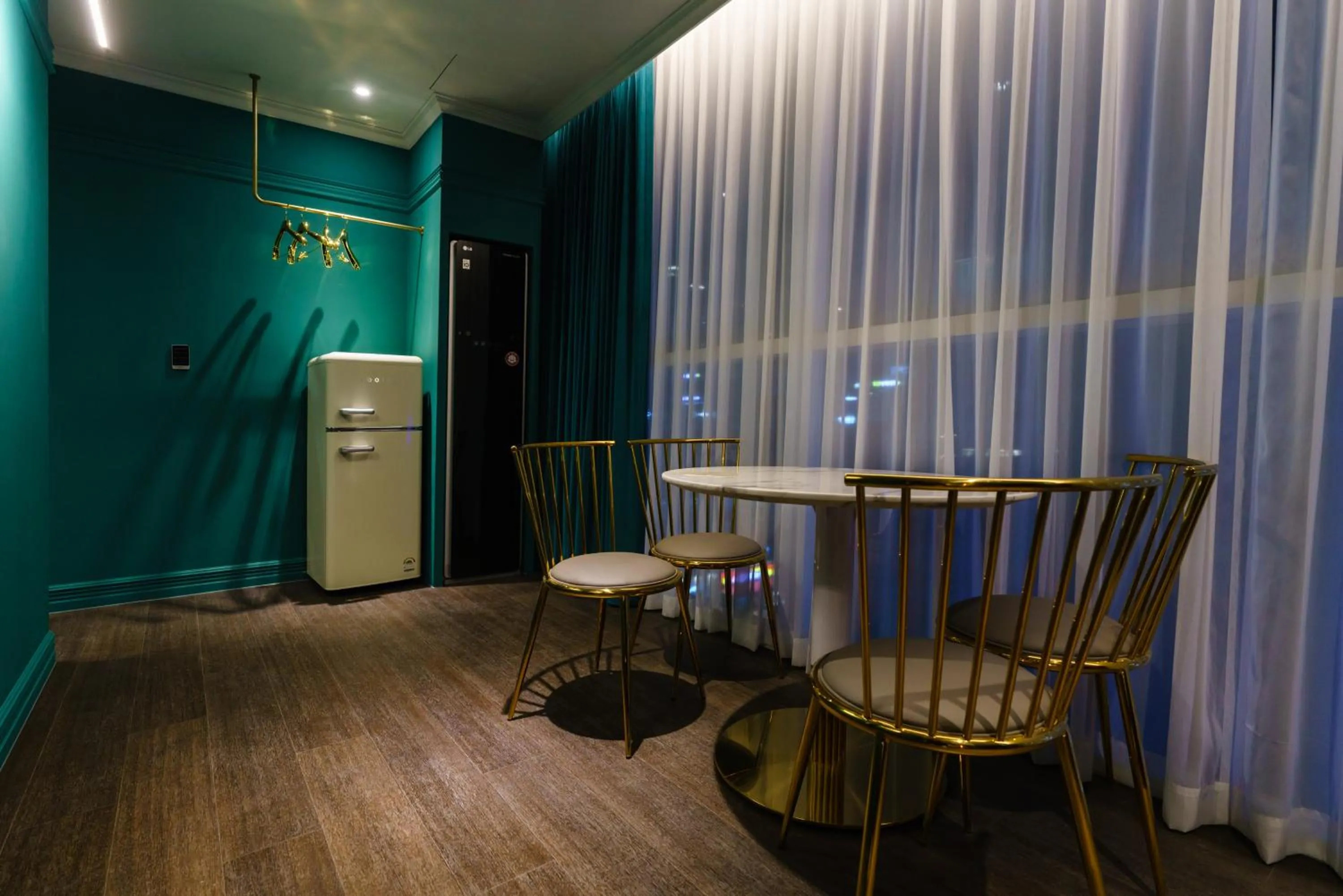 Seating area in Yangju Hotel Ippda