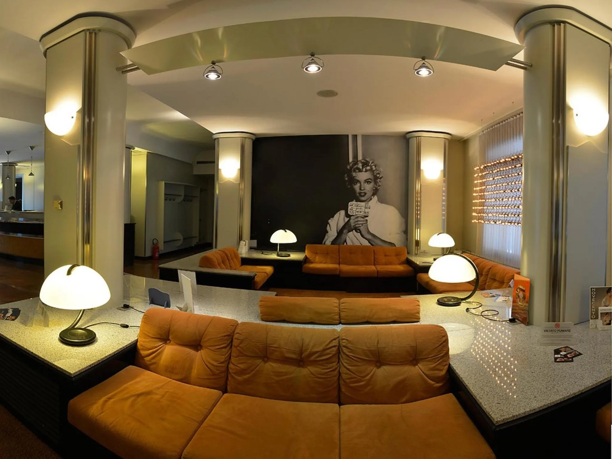 Lounge or bar in Sure Hotel by Best Western Milano