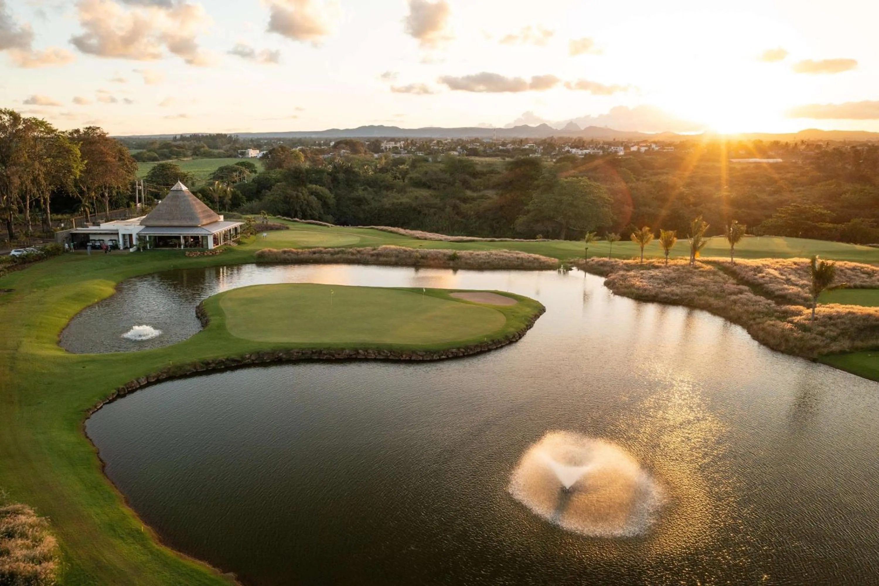 Restaurant/places to eat in Radisson Blu Azuri Resort & Spa