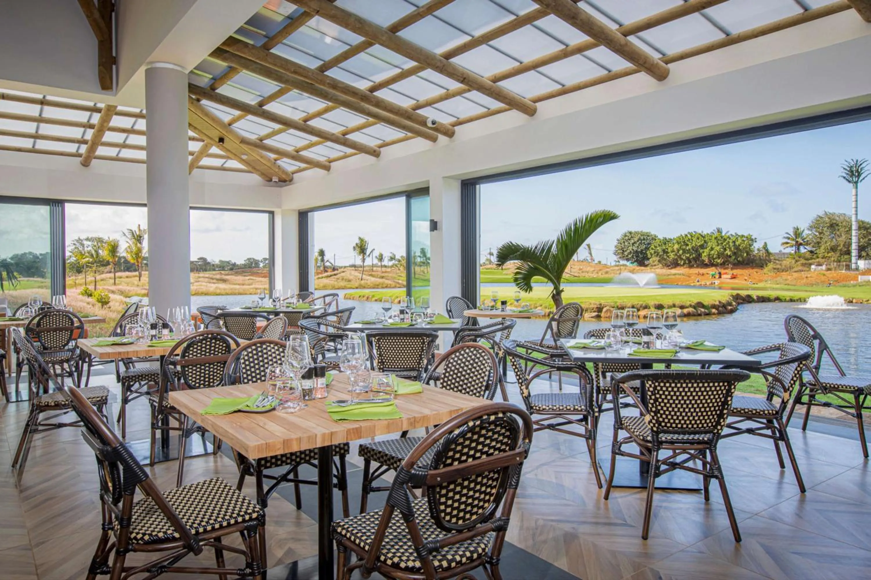 Restaurant/places to eat in Radisson Blu Azuri Resort & Spa