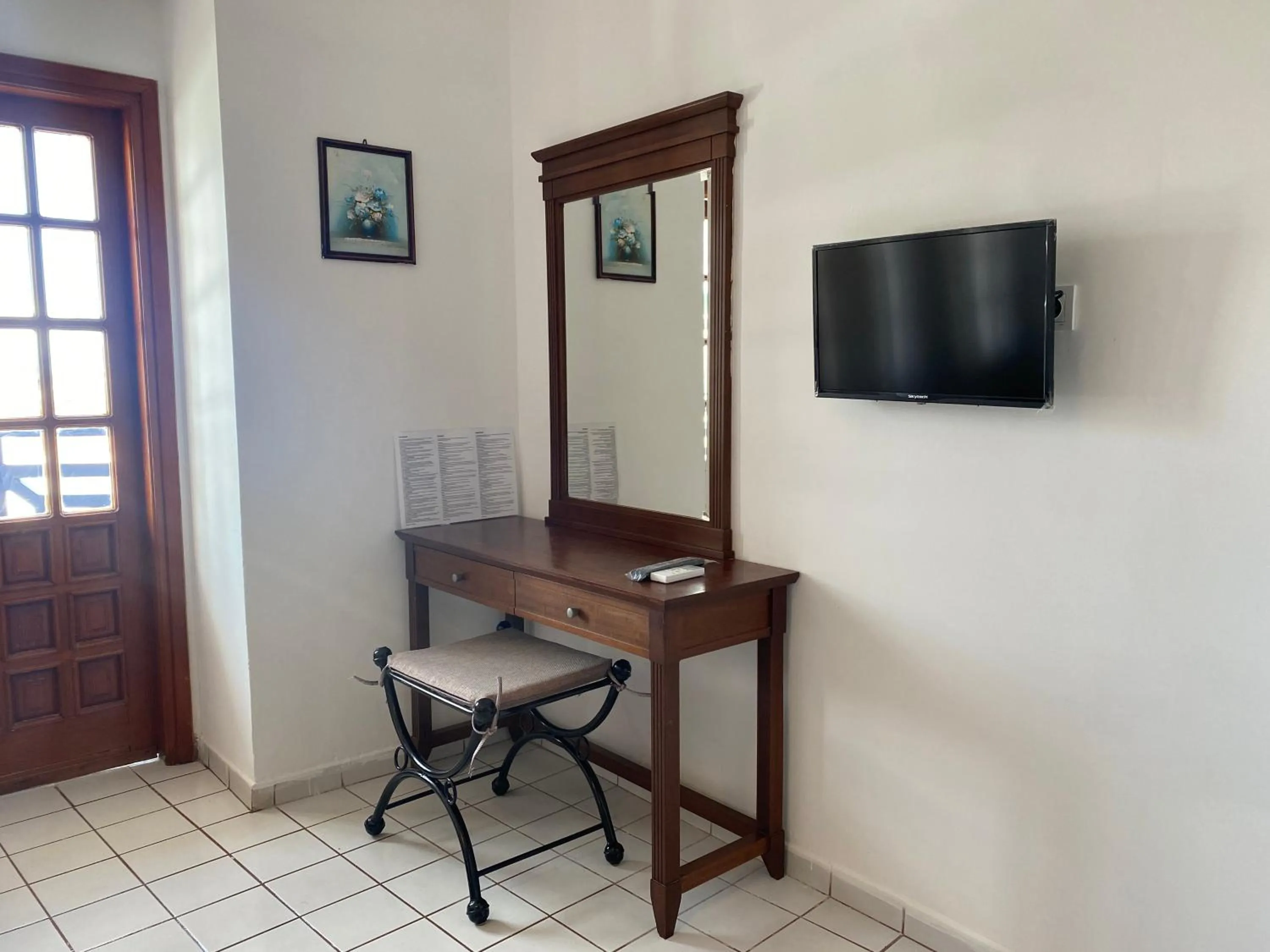 TV and multimedia in NATURELLA APART HOTEL