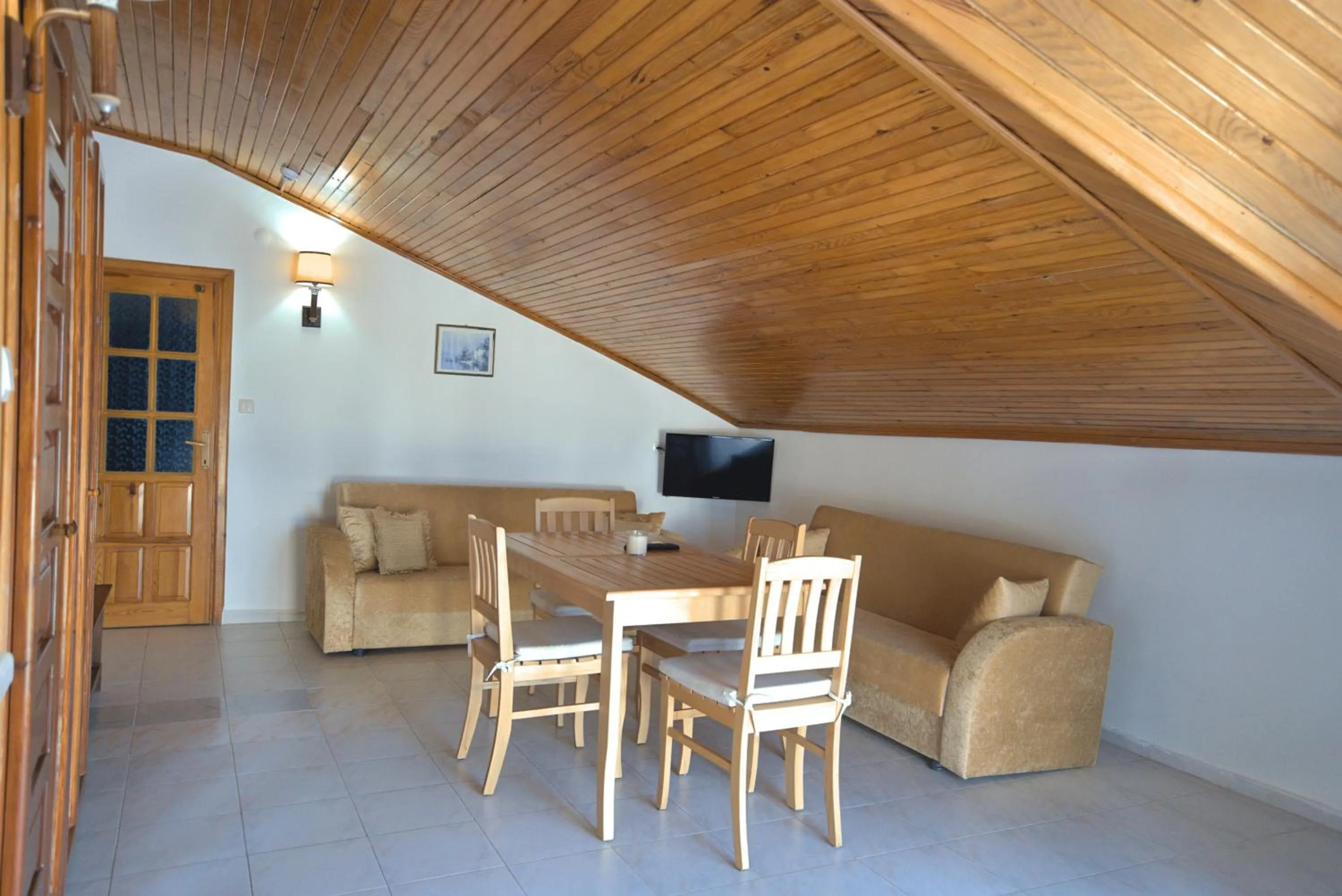 TV and multimedia in NATURELLA APART HOTEL