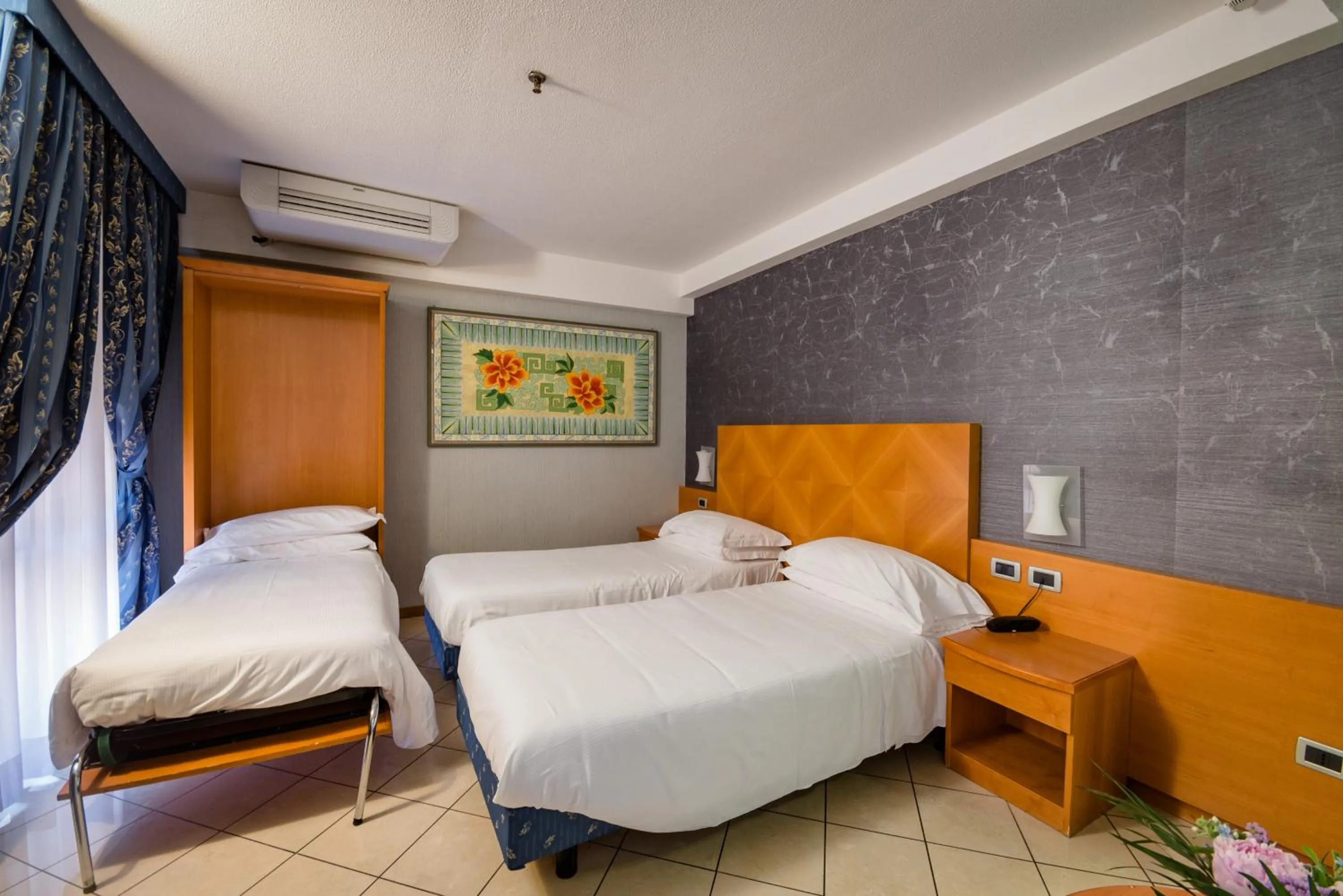 Photo of the whole room, Bed in Hotel Centrale