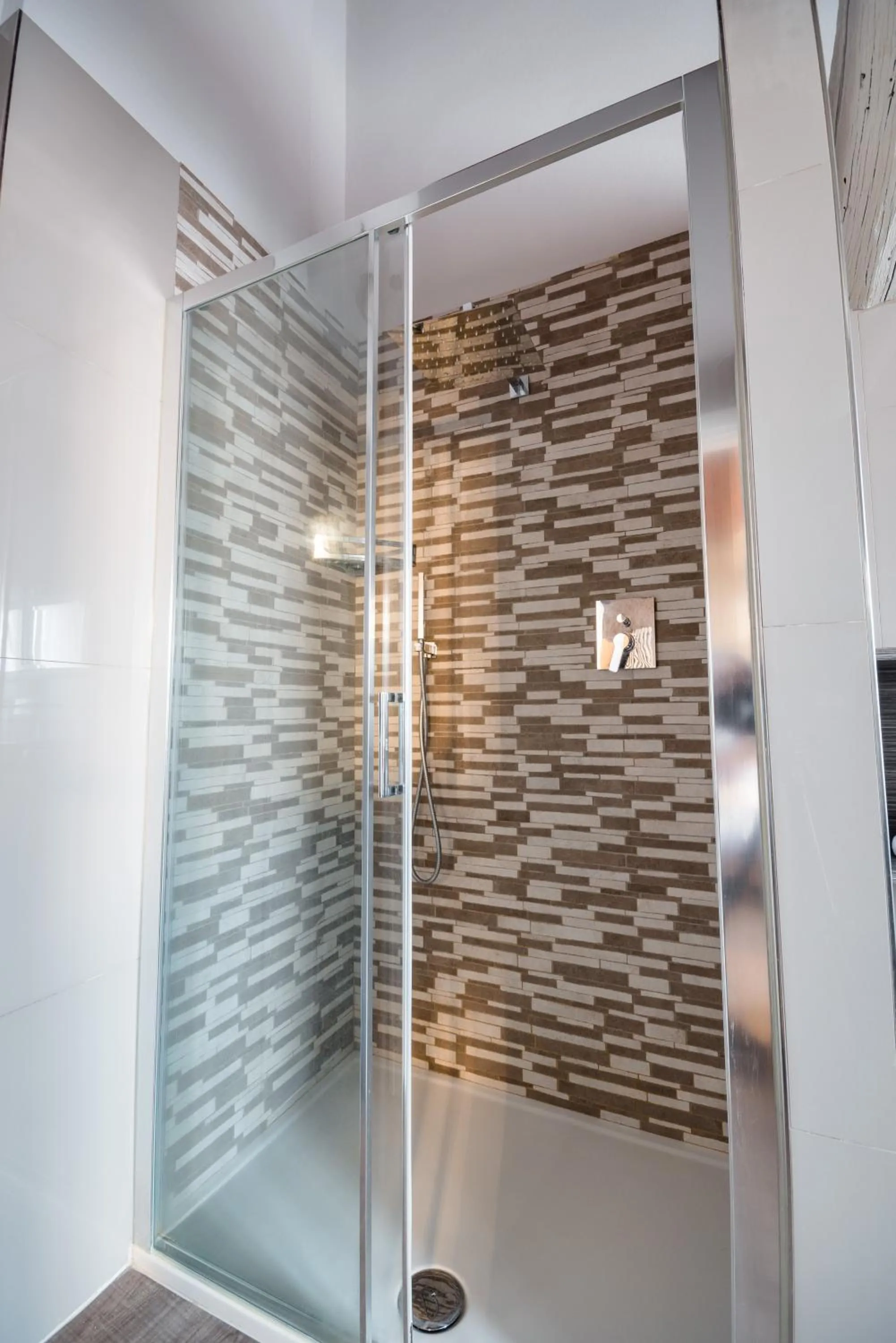 Shower in Hotel Centrale