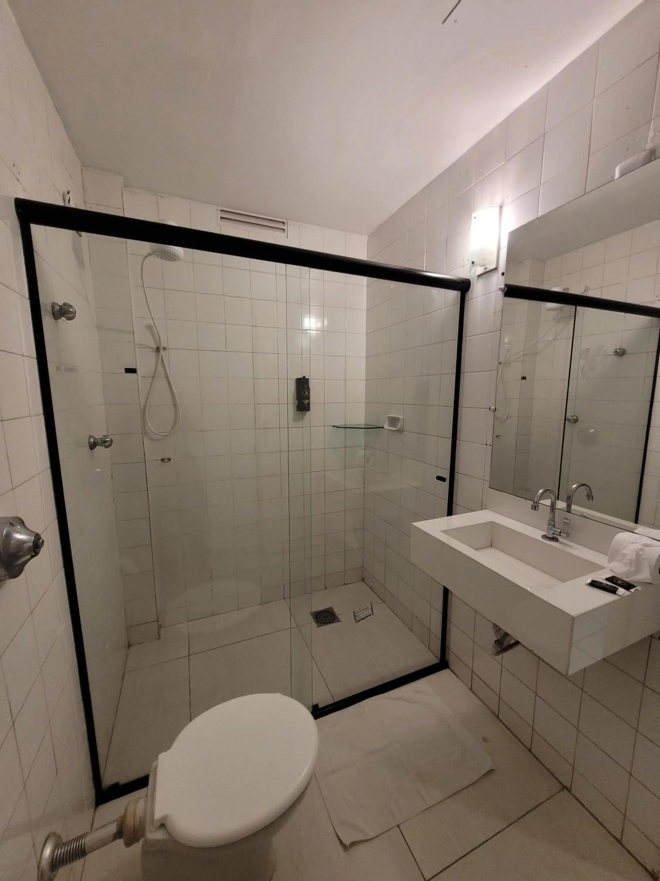 Bathroom in Riviera Hotel by Bsb Inn