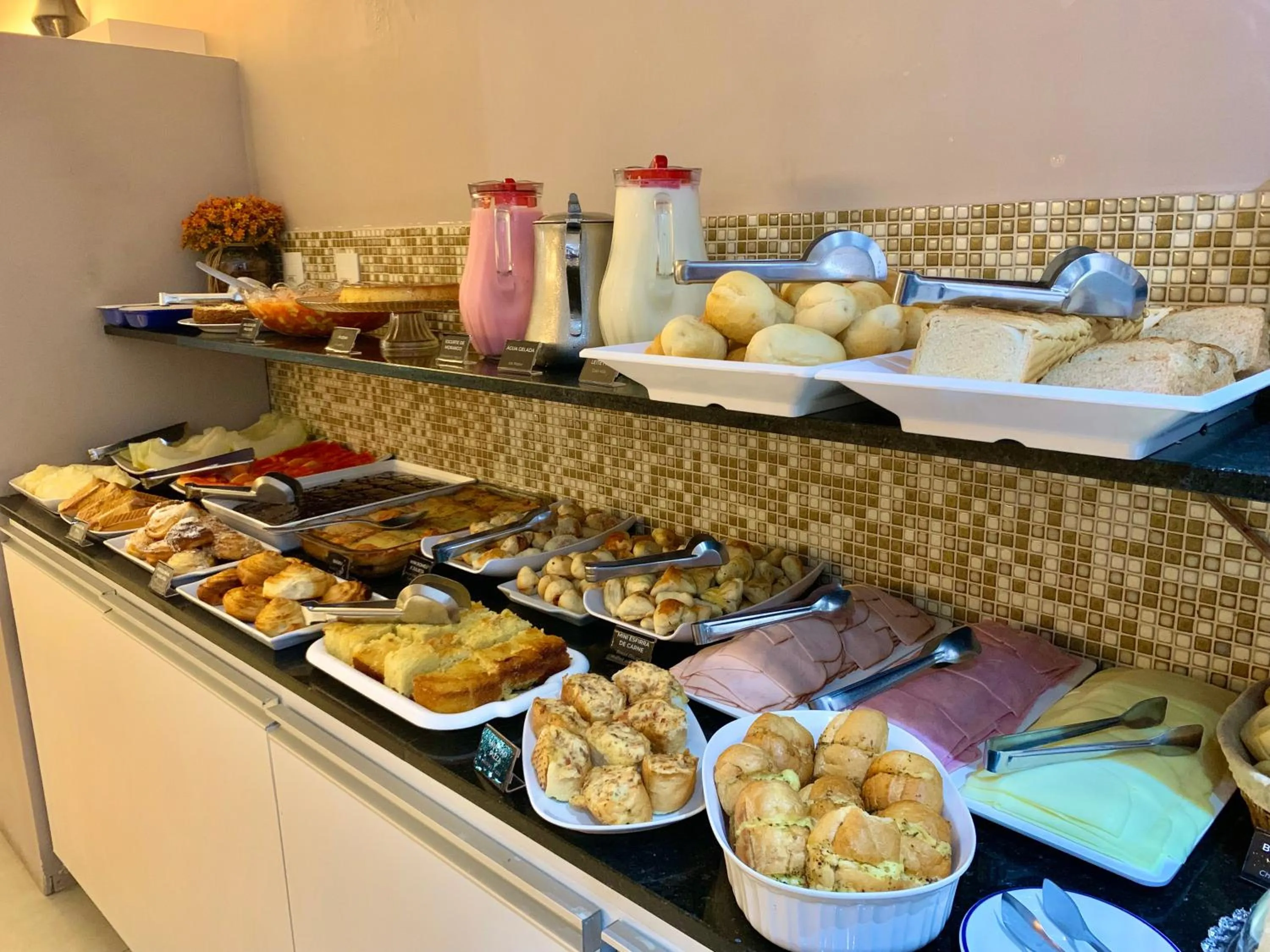 Breakfast in Riviera Hotel by Bsb Inn