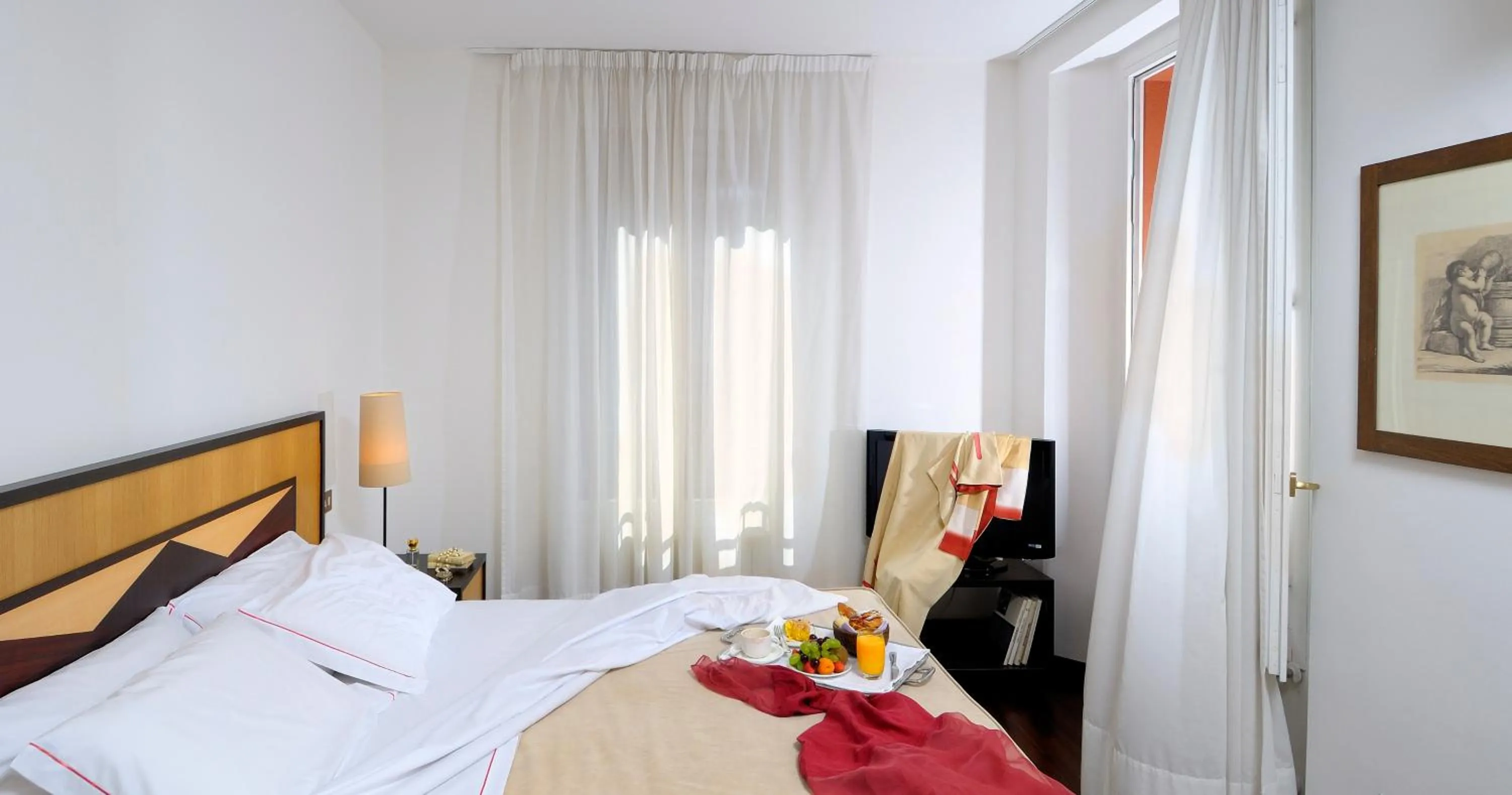 Bedroom, Bed in Phi Hotel Bologna