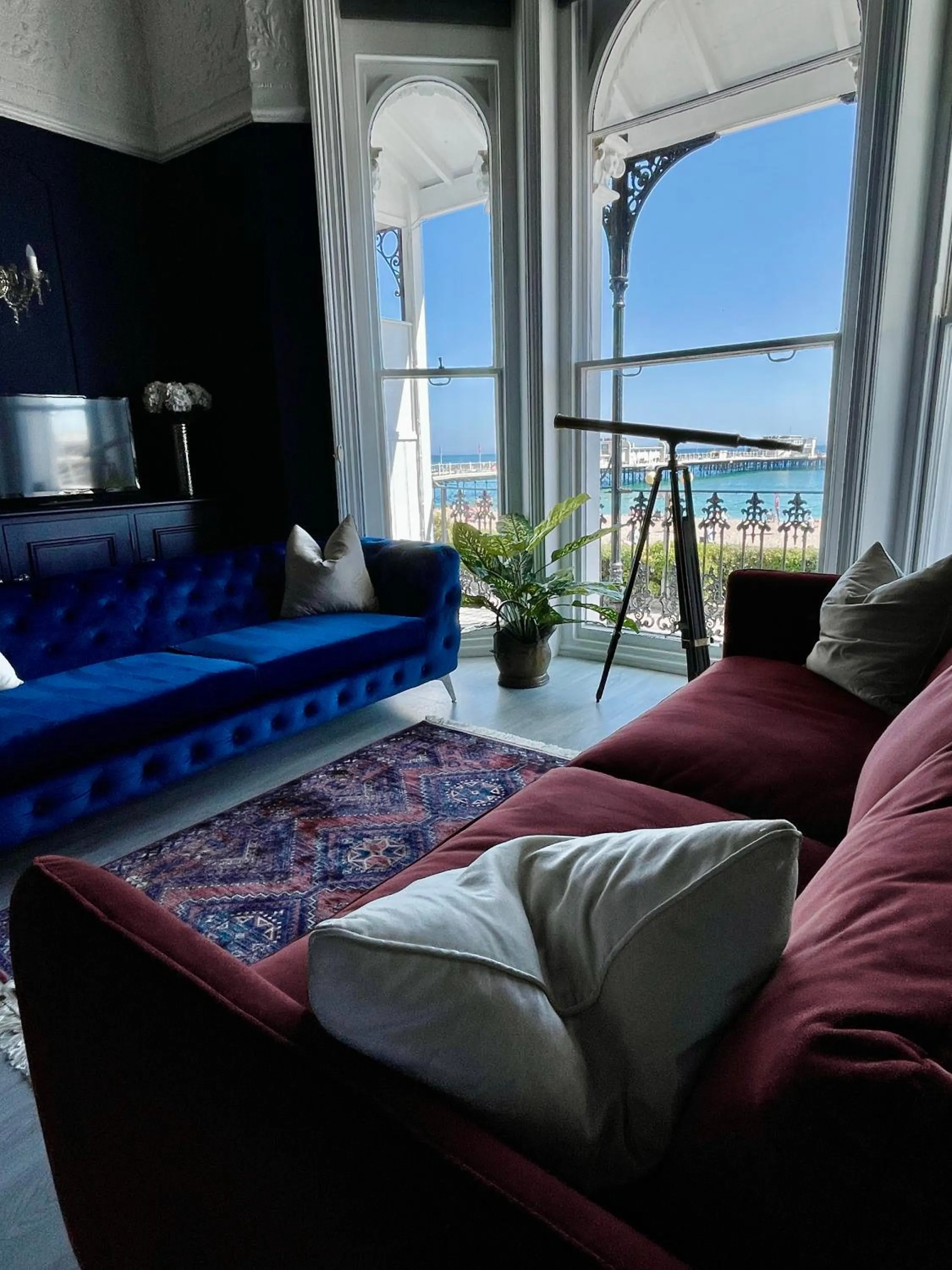 Living room, Bed in The Regency Studio - Stunning Seaview