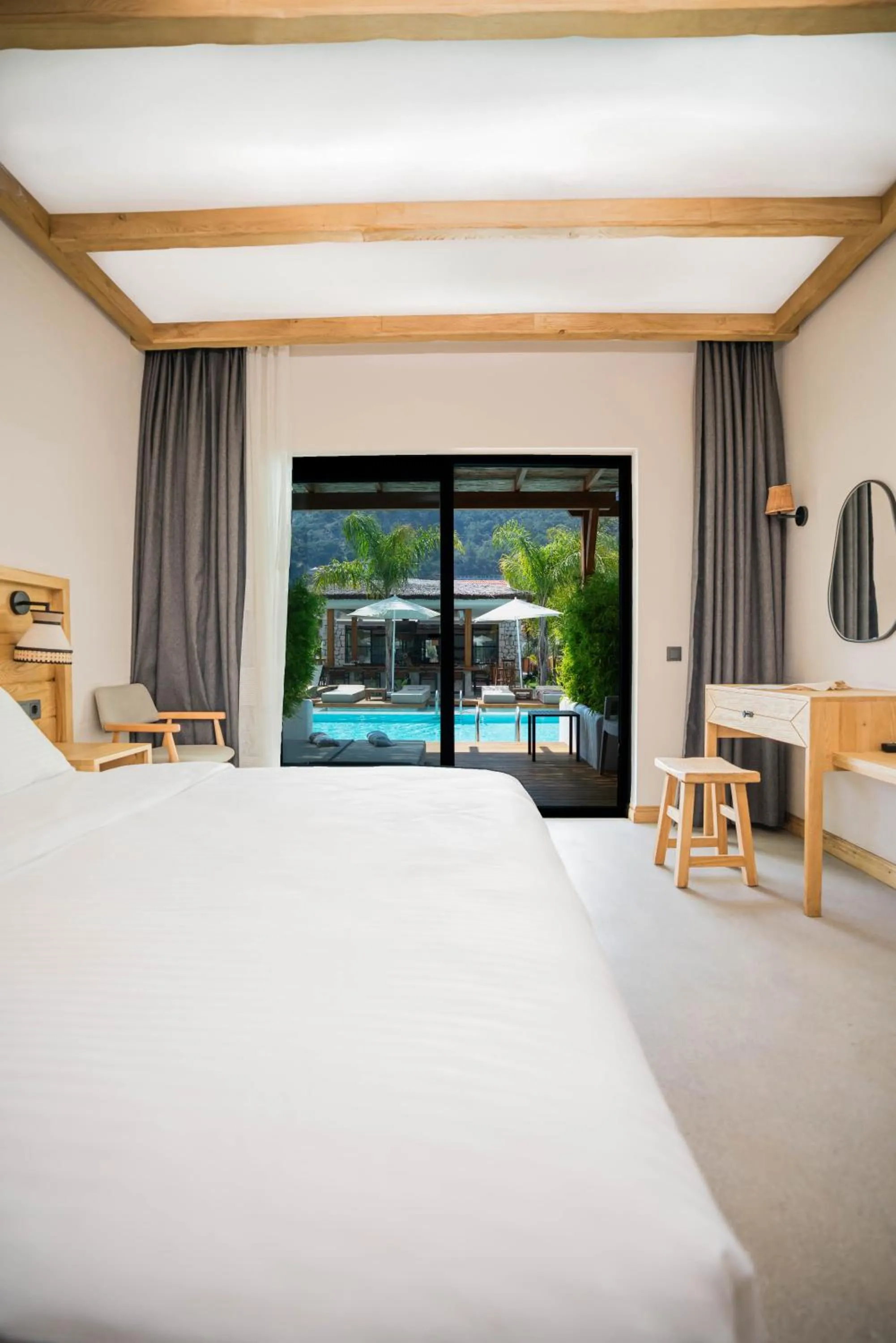 View (from property/room), Bed in The Pearl Ölüdeniz