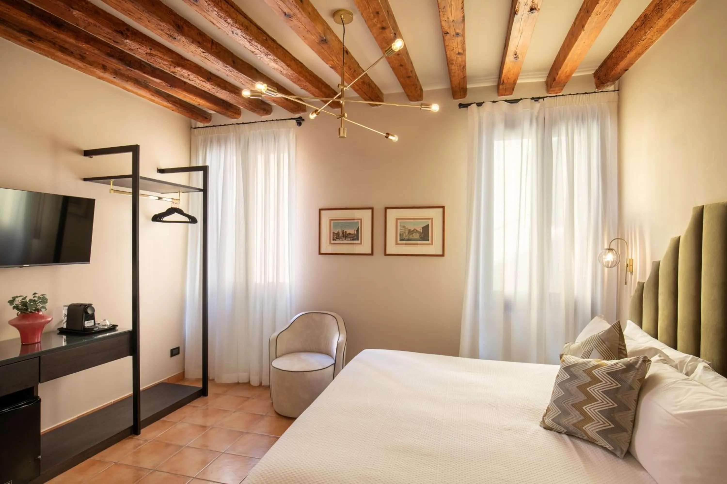 Photo of the whole room, Bed in Daplace - Antica Casa Coppo 1