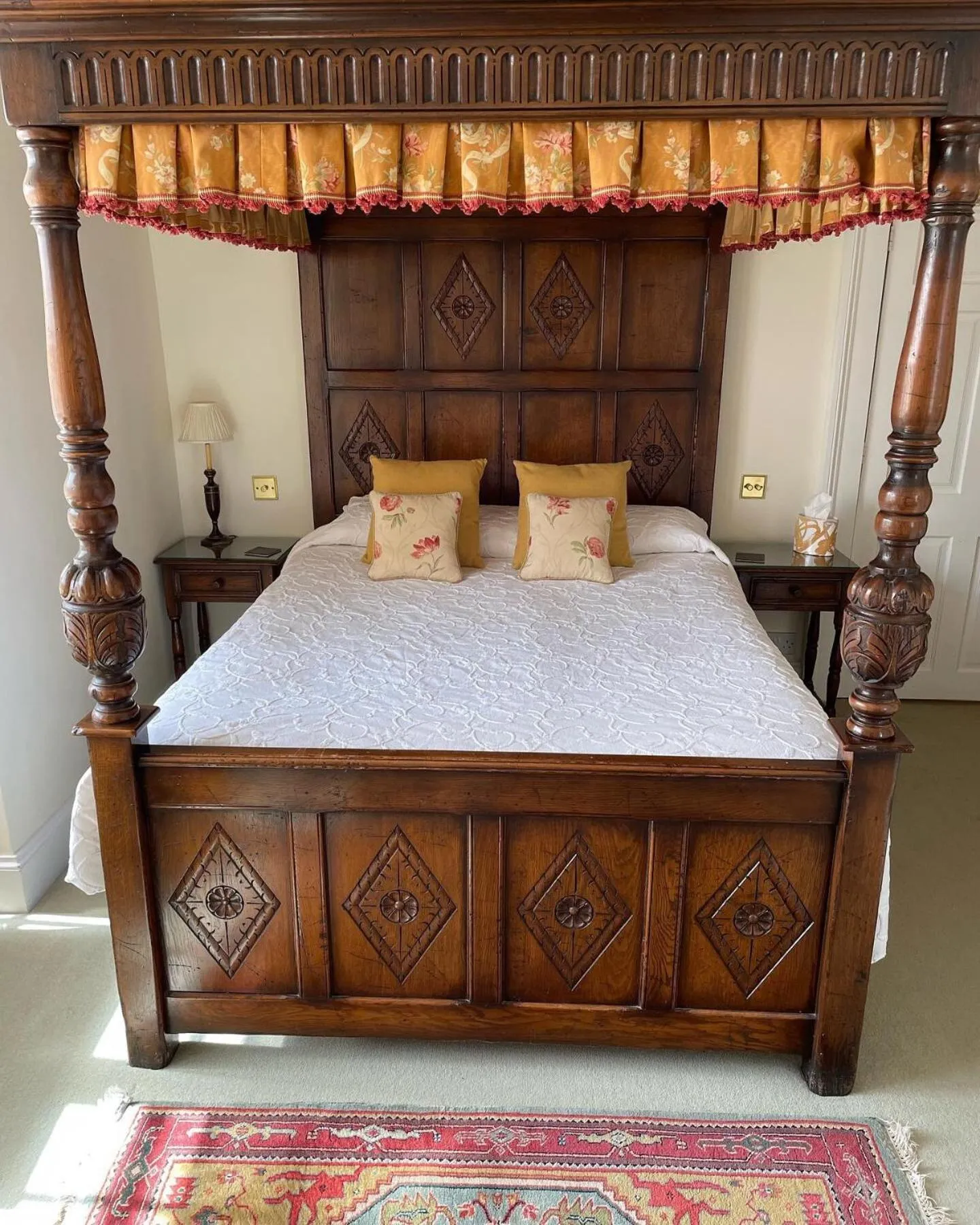 Bedroom, Bed in Wethele Manor