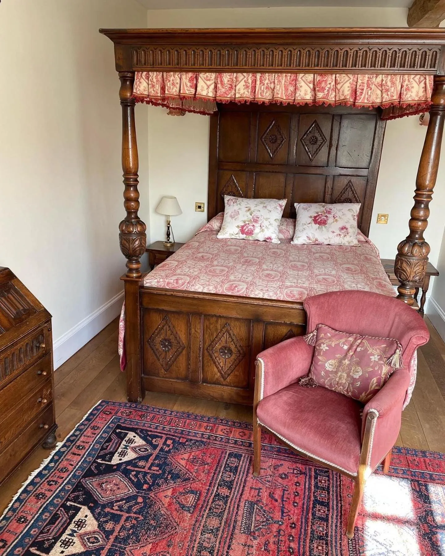 Bedroom, Bed in Wethele Manor