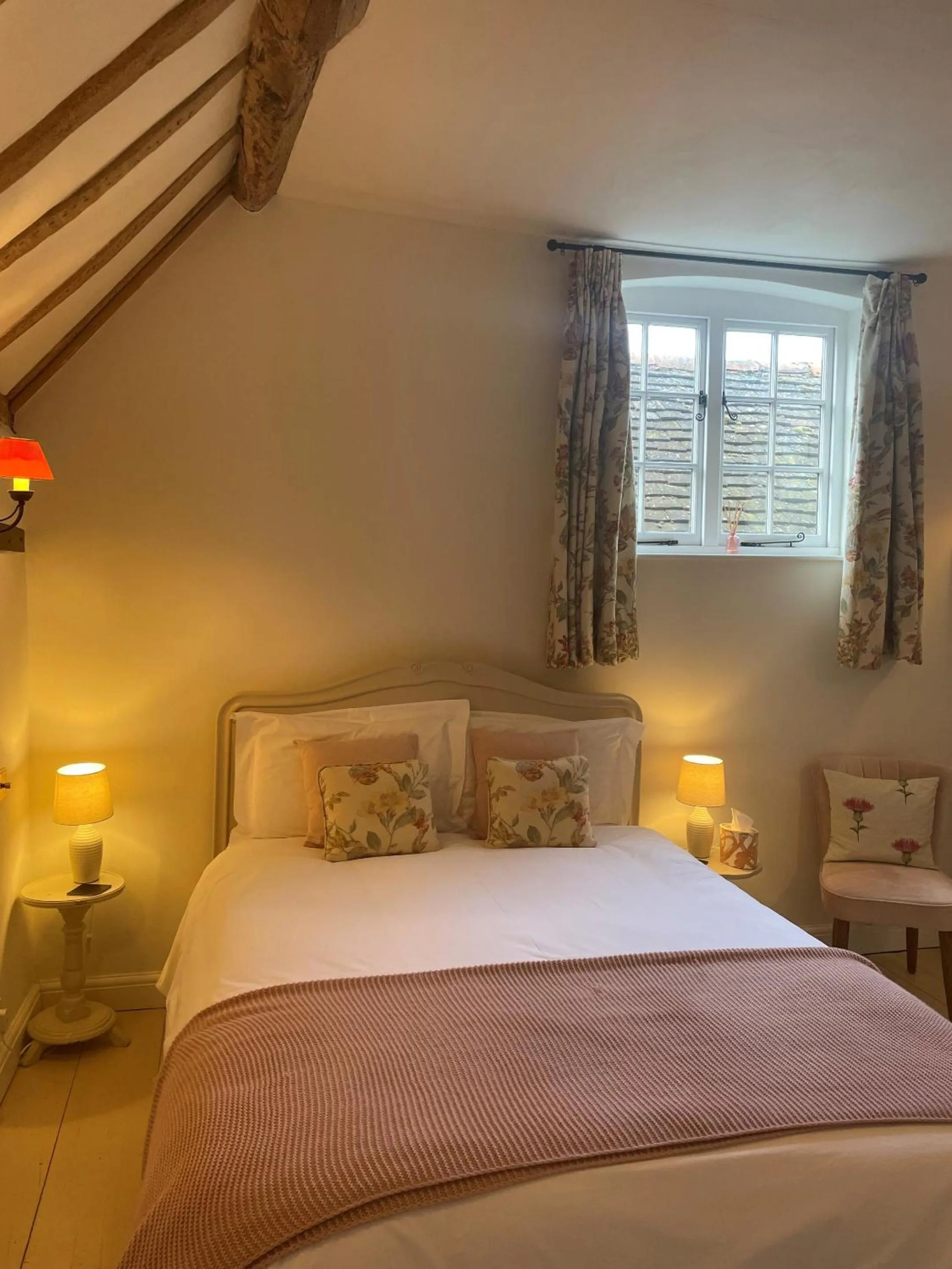 Bedroom, Bed in Wethele Manor