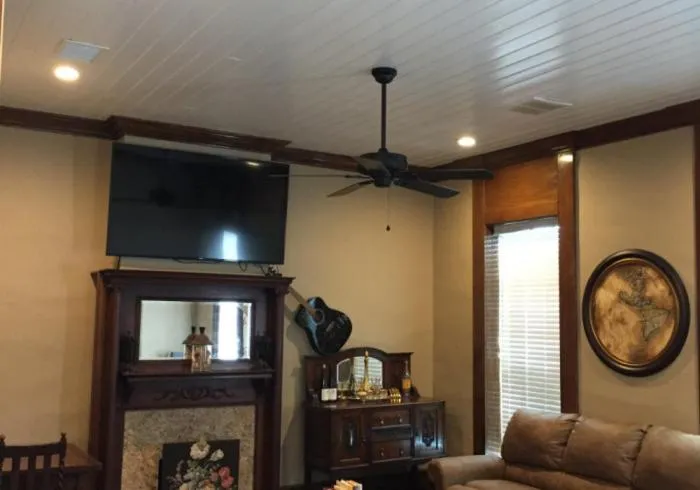 Living room in Historic Kahn Hotel