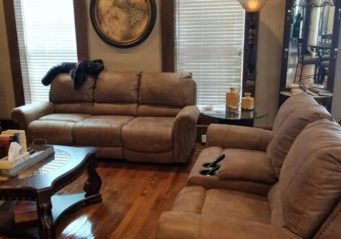 Living room in Historic Kahn Hotel