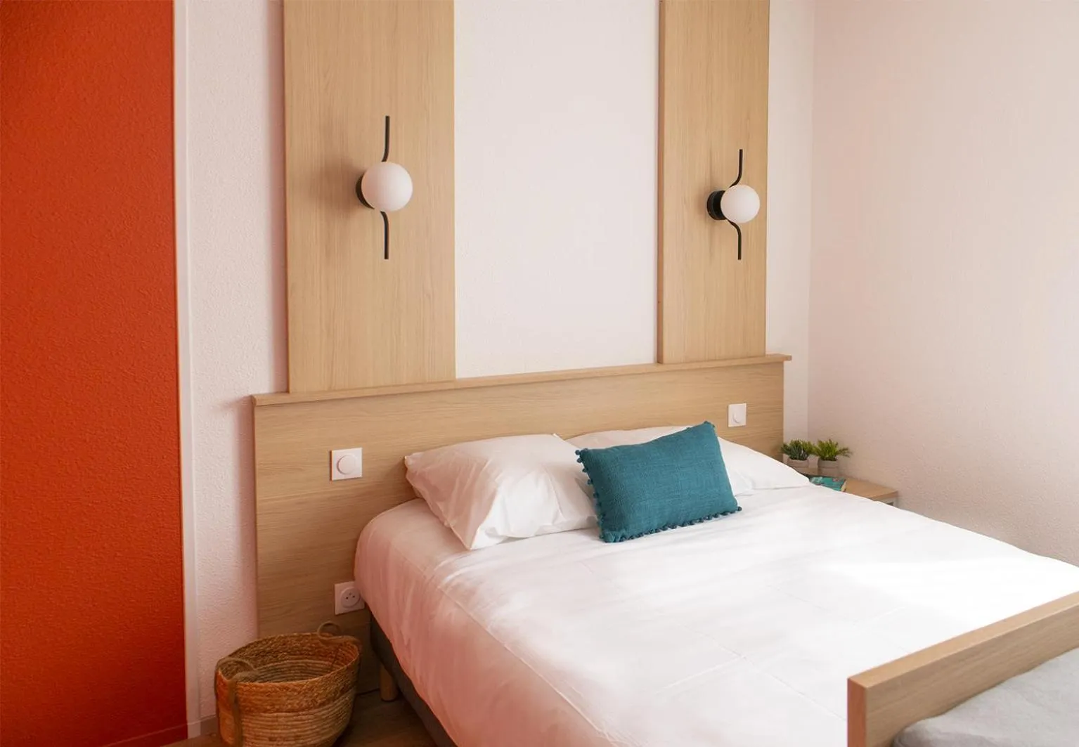 Bed in Sweetly Isatis Mérignac Hôtel de ville