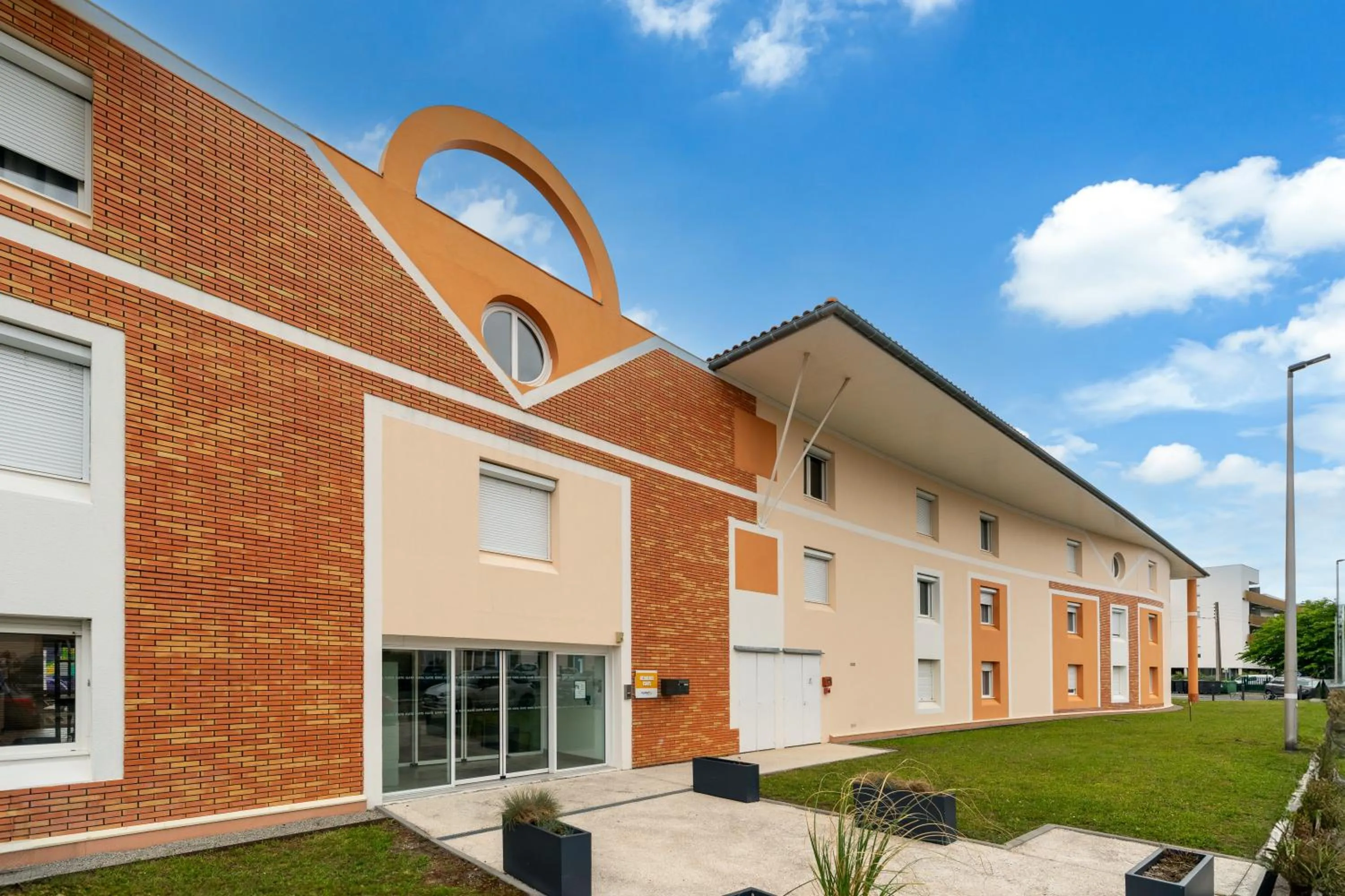 Sweetly Isatis Mérignac Hôtel de ville