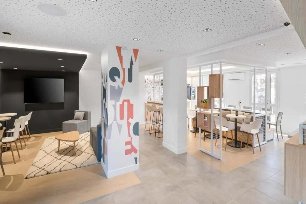 Property building in Sweetly Isatis Mérignac Hôtel de ville