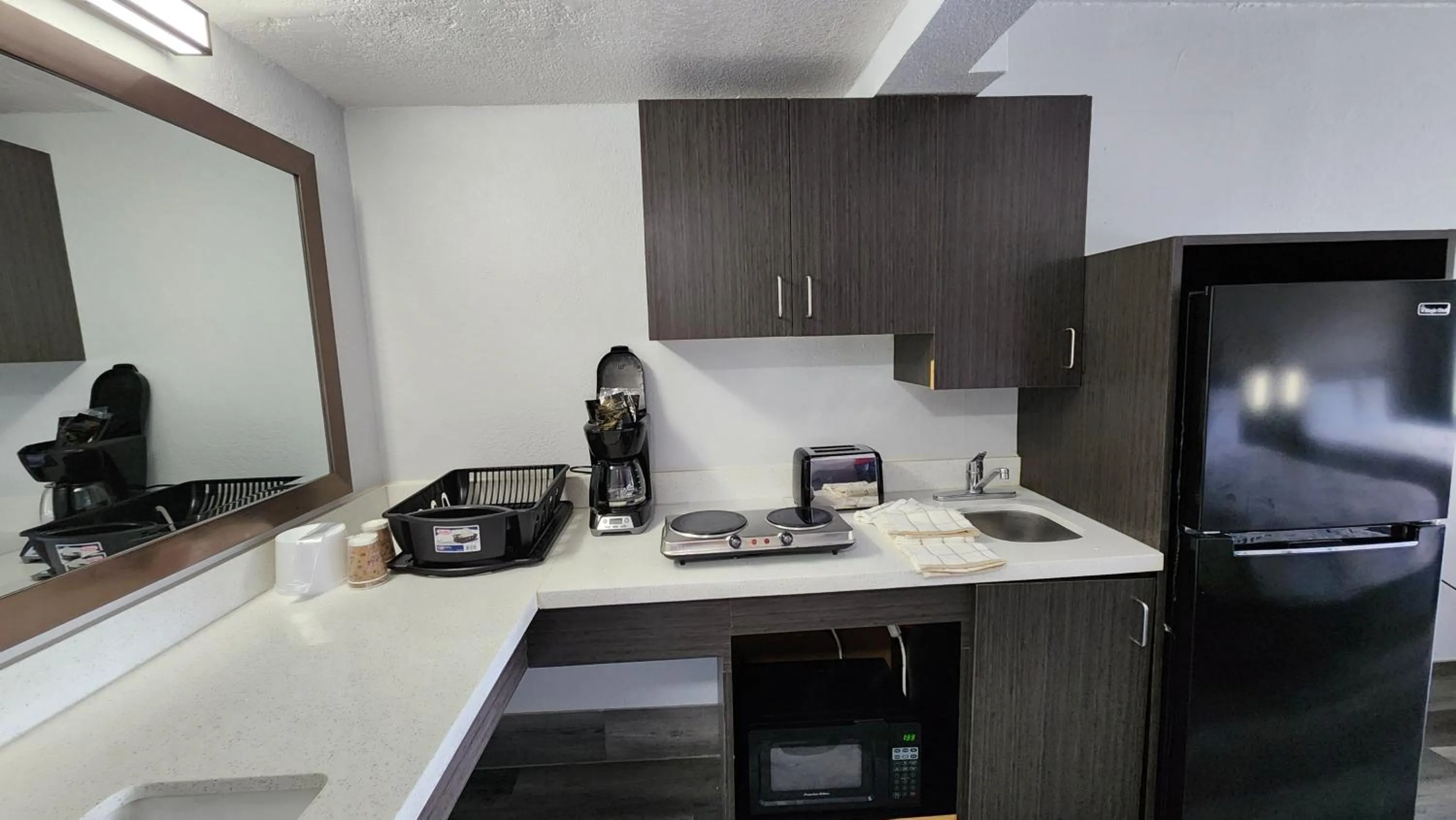 Coffee/tea facilities in Studio 6 Houston TX Medical Center NRG Stadium