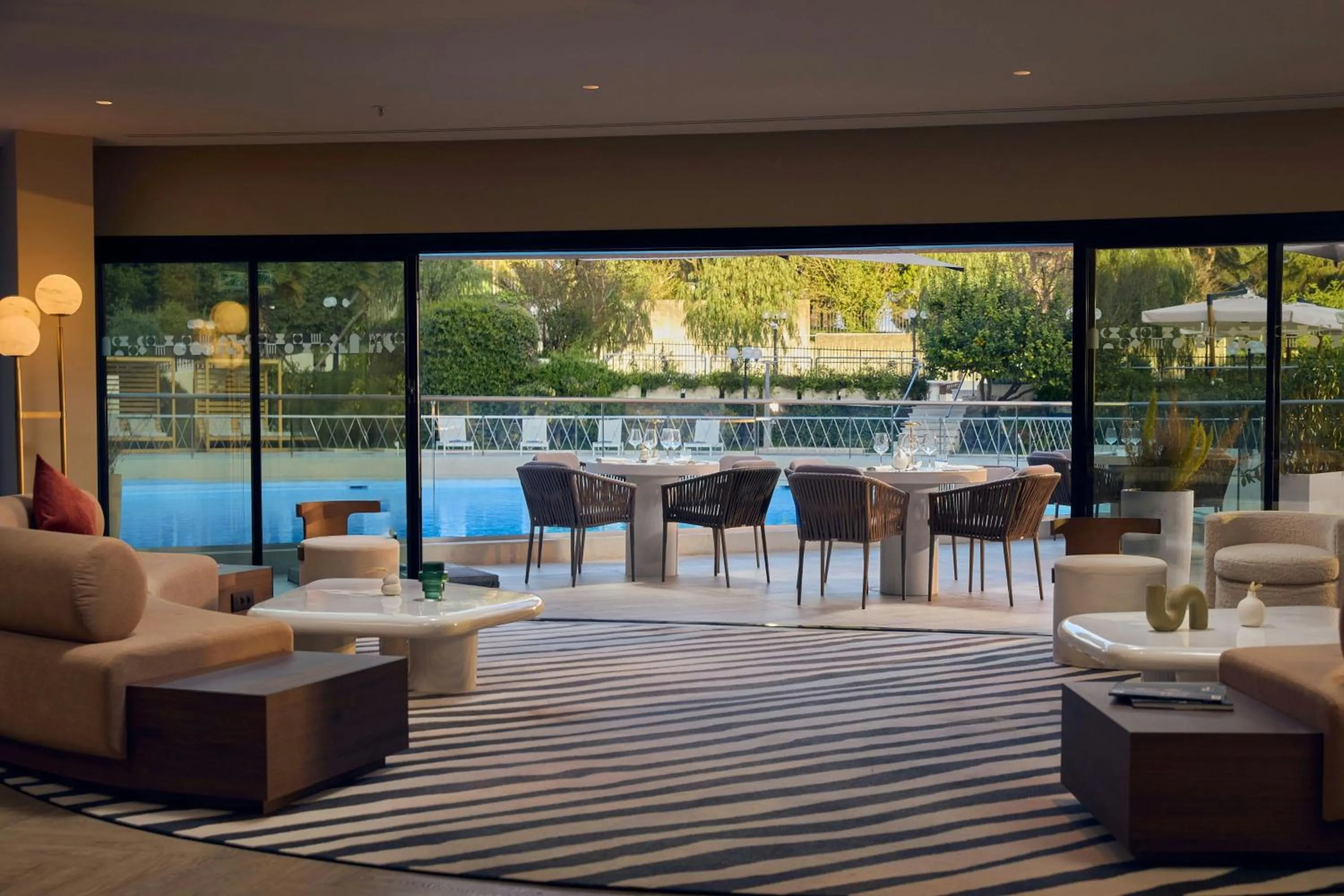 Lounge or bar in Cardo Roma, Autograph Collection