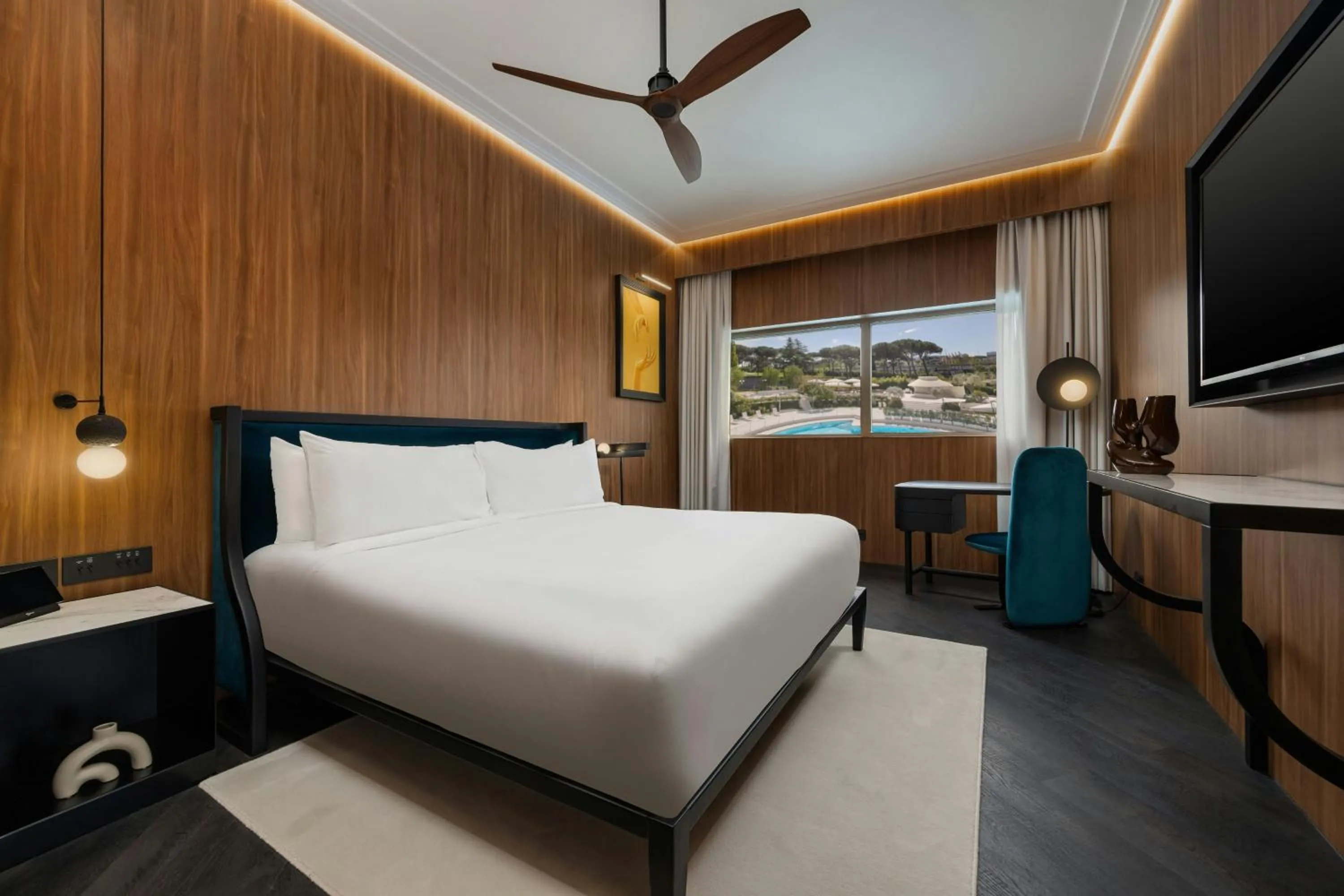 Photo of the whole room, Bed in Cardo Roma, Autograph Collection