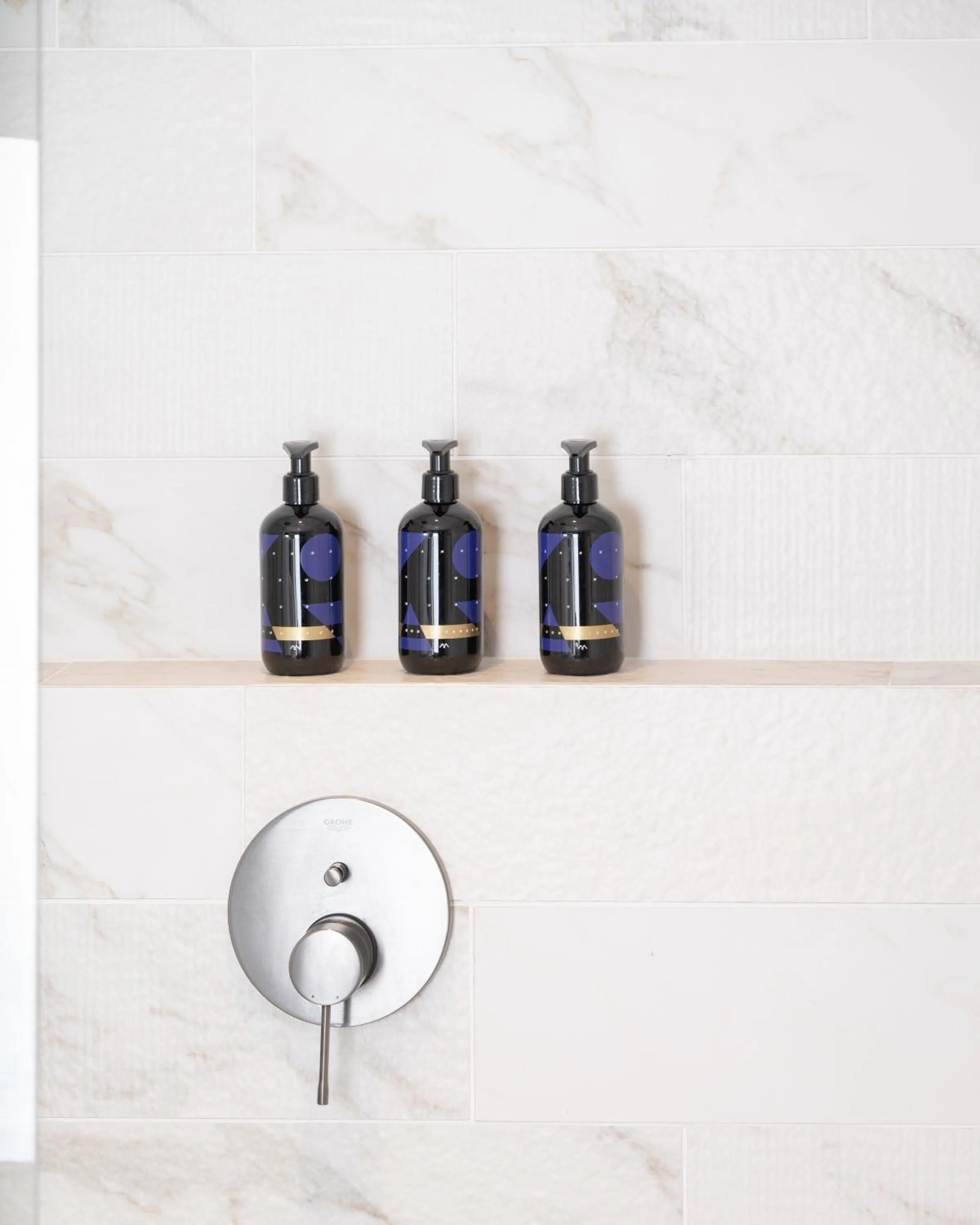 Bathroom in Cardo Roma, Autograph Collection