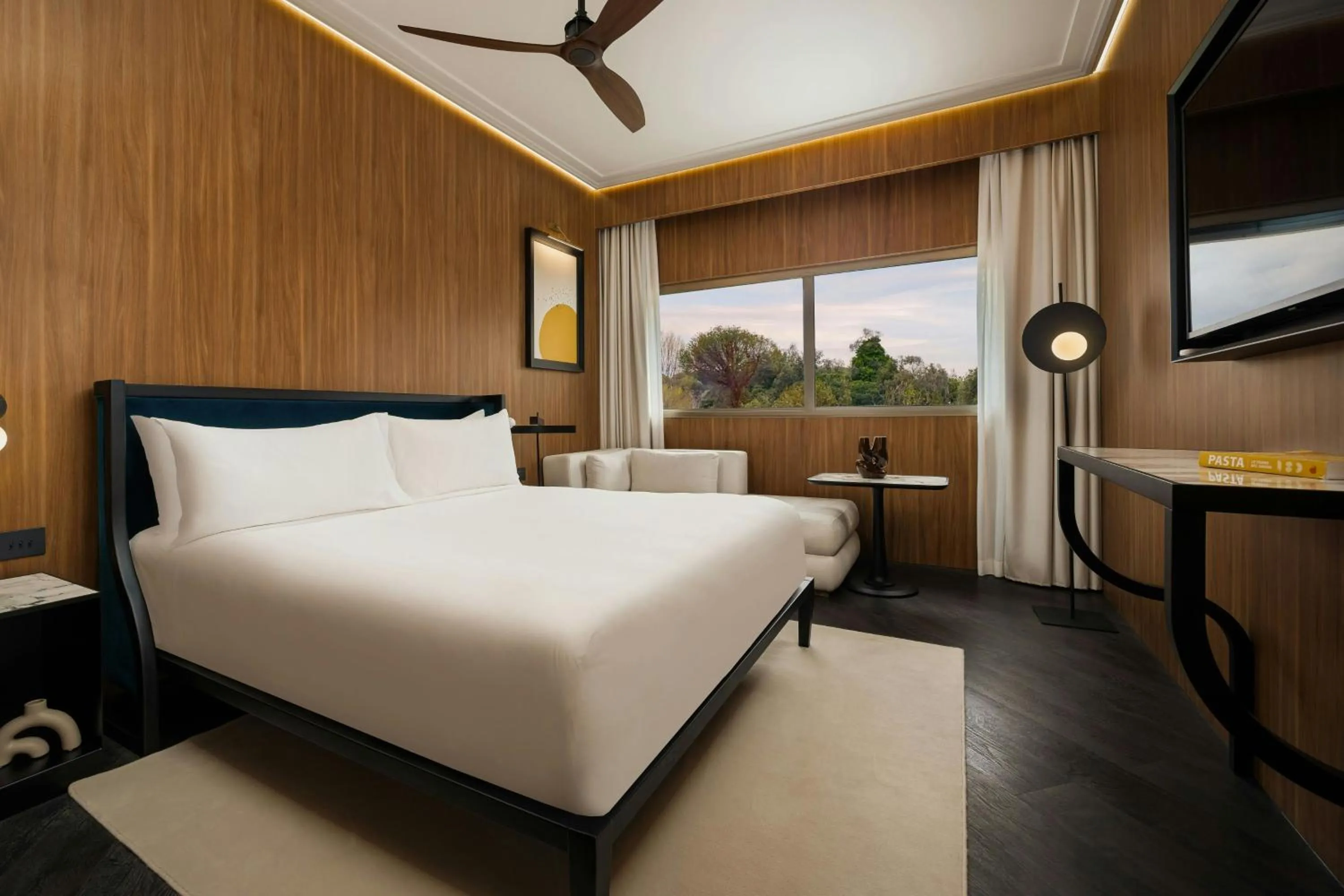 Photo of the whole room, Bed in Cardo Roma, Autograph Collection